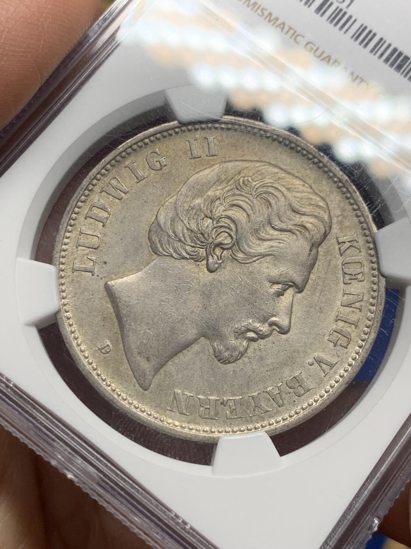 《竞宝斋》第352场 周日，周一 2场连拍 （全场包邮） NGC AU58 德国 巴伐利亚 1875年 路德维希二世5马克银币流通充分好品难觅，欧陆淡灰色包浆！