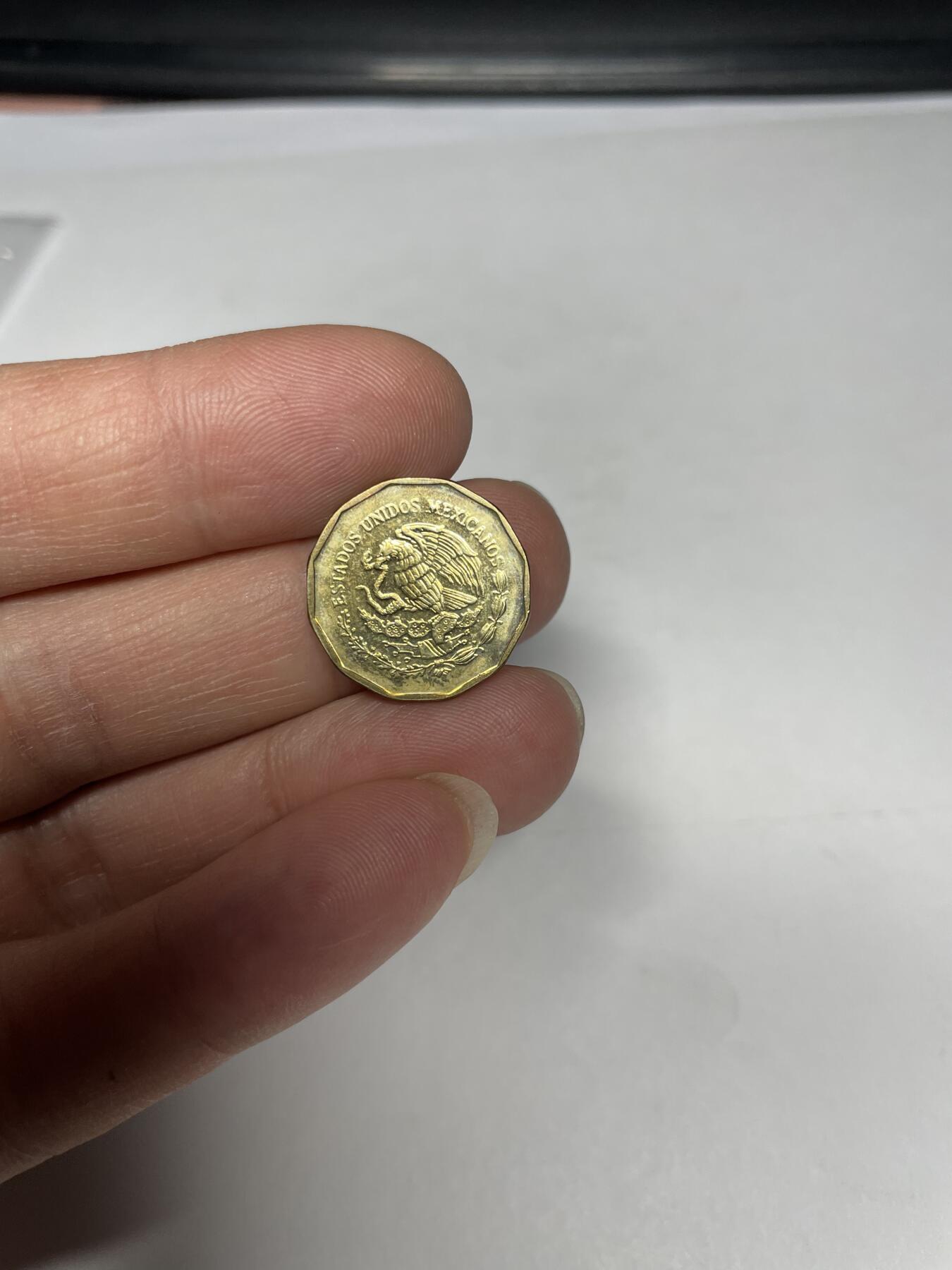 每日一拍，2025年集古藏今外币拍卖第二期-第3场—（总第203拍），可以寄存60天，满160元包邮。 2002年墨西哥20比索