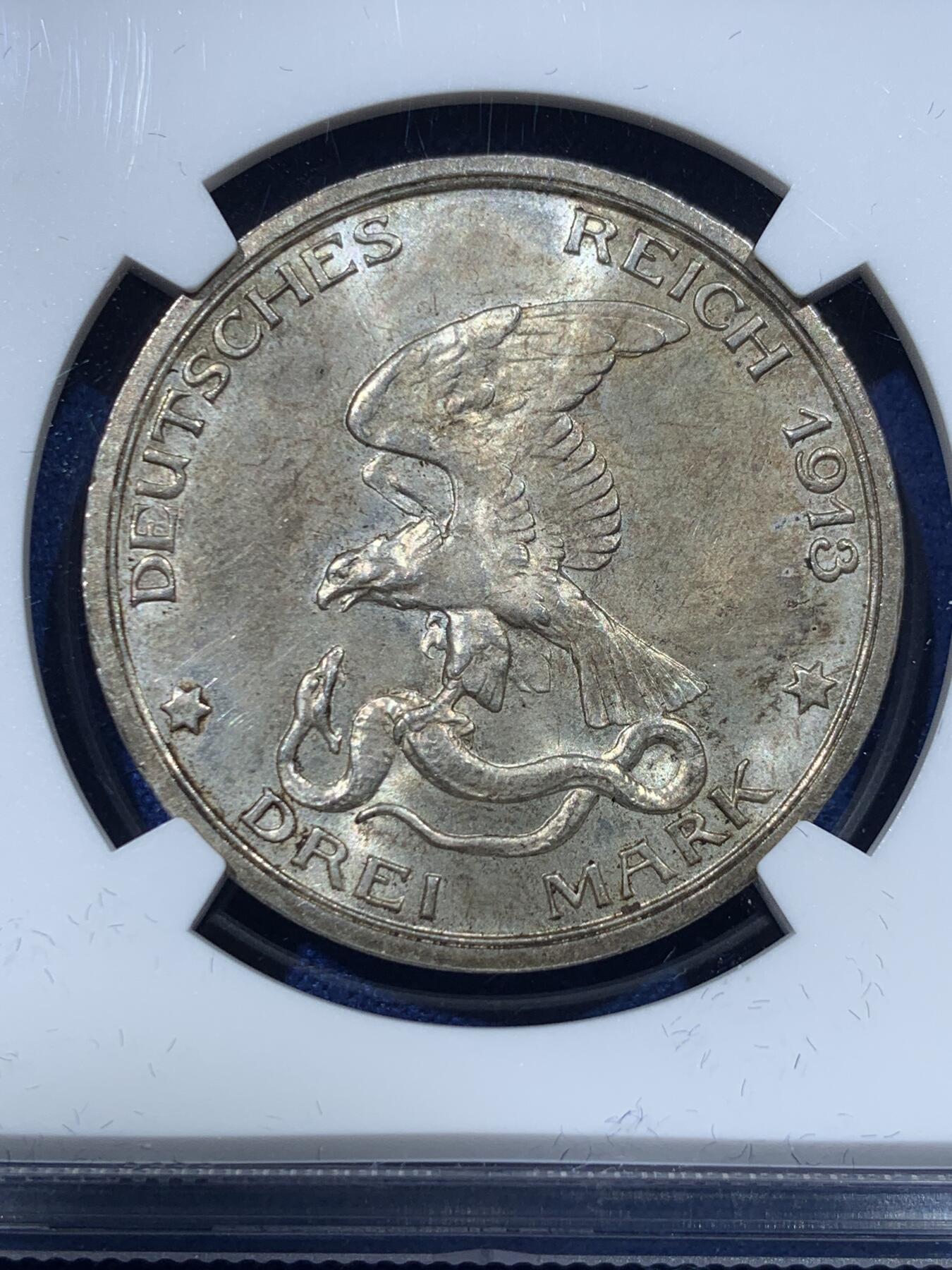 《竞宝斋》第352场 周日，周一 2场连拍 （全场包邮） NGC MS64 德国 1913年 普鲁士战胜拿破仑纪念3马克 银币 丝滑车轮银光 包浆漂亮 德系机制币爱好者不可或缺的版别