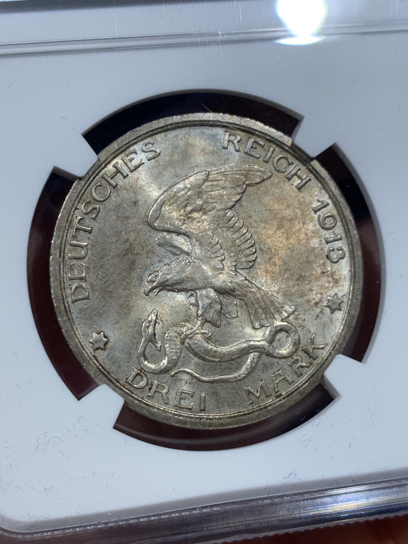 《竞宝斋》第352场 周日，周一 2场连拍 （全场包邮） NGC MS64 德国 1913年 普鲁士战胜拿破仑纪念3马克 银币 丝滑车轮银光 包浆漂亮 德系机制币爱好者不可或缺的版别