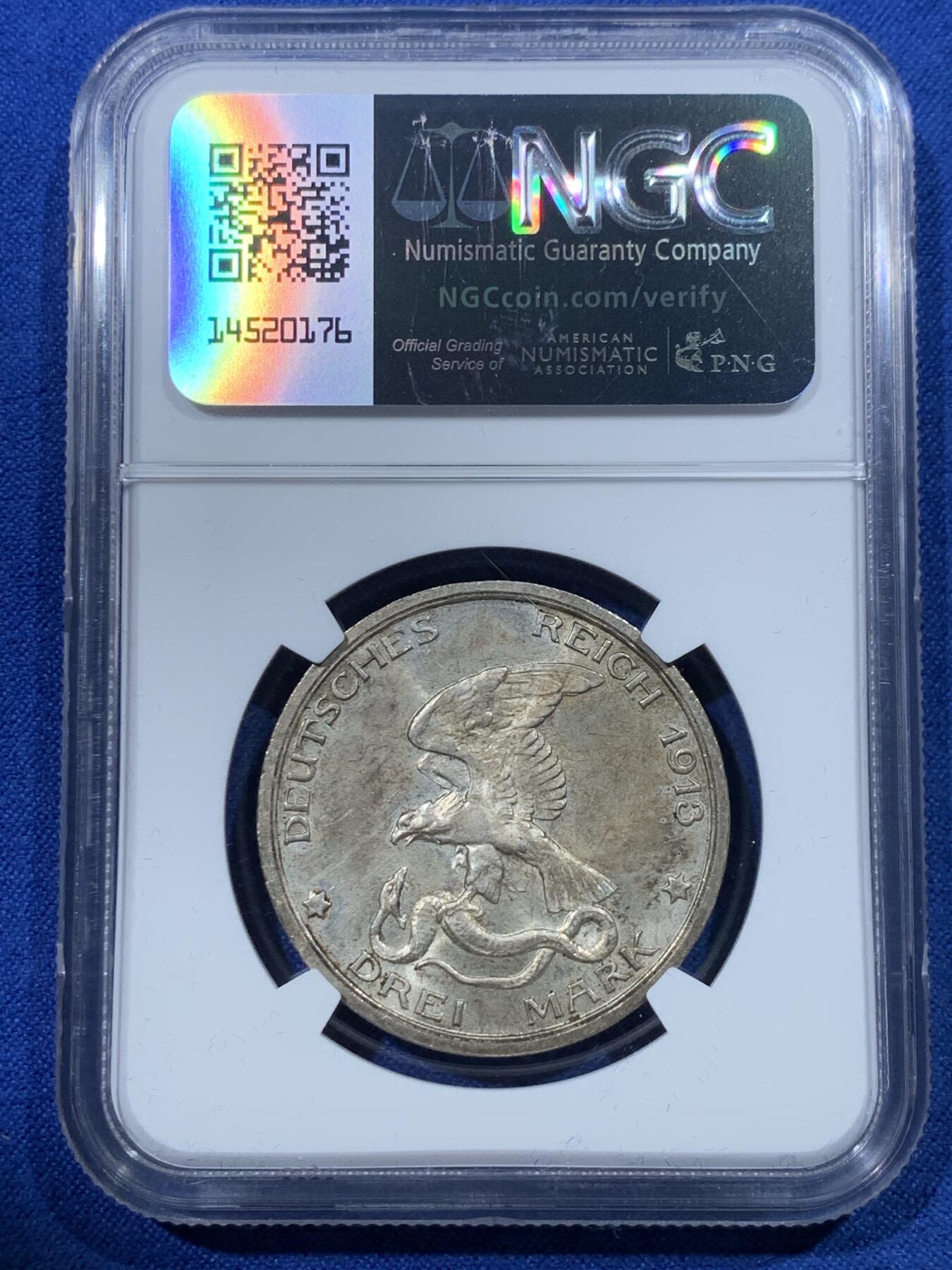 《竞宝斋》第352场 周日，周一 2场连拍 （全场包邮） NGC MS64 德国 1913年 普鲁士战胜拿破仑纪念3马克 银币 丝滑车轮银光 包浆漂亮 德系机制币爱好者不可或缺的版别
