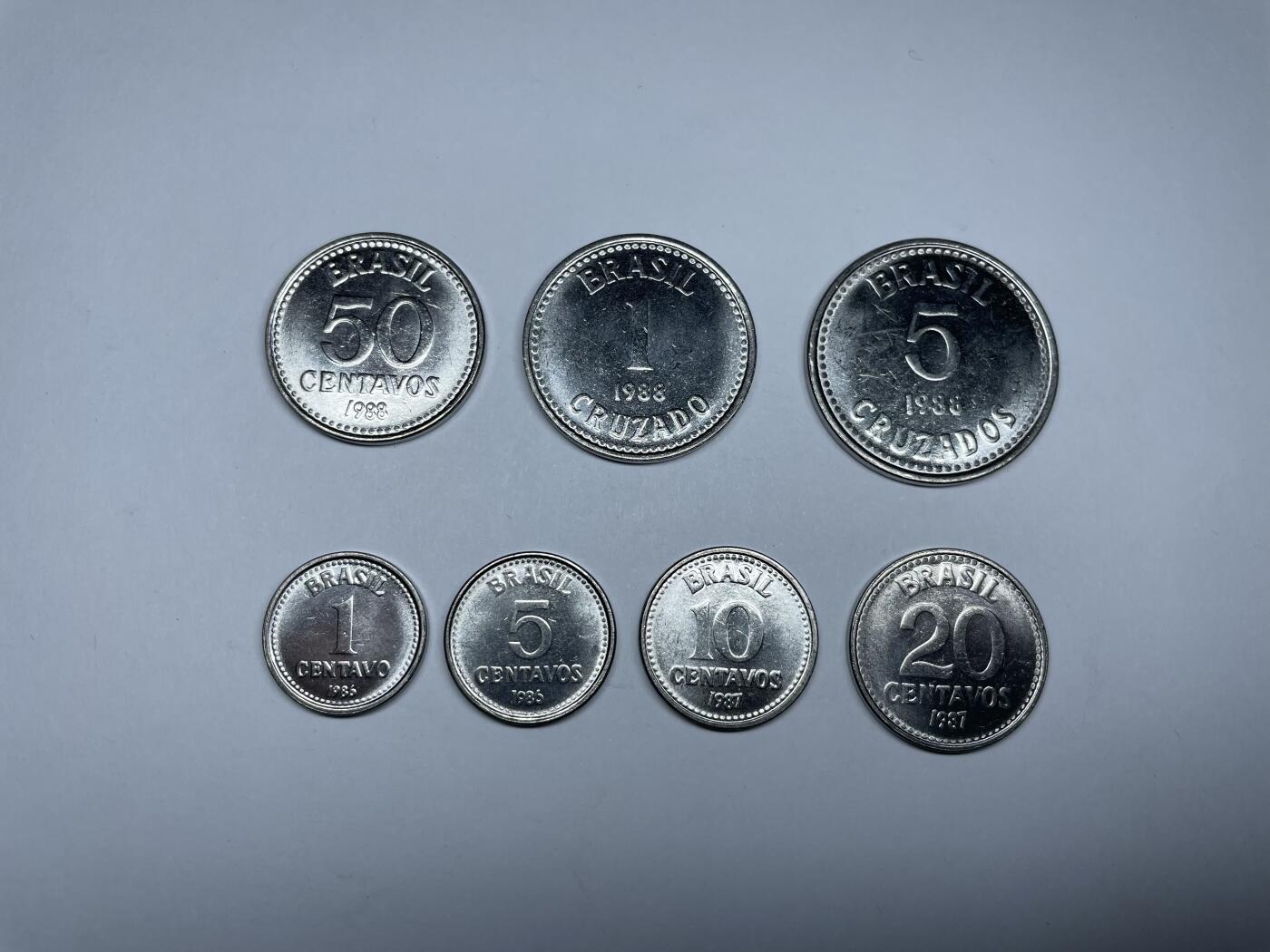每日一拍，2025年集古藏今外币拍卖第二期-第5场—（总第205拍），可以寄存60天，满160元包邮。 1986年-1988年巴西套币7枚