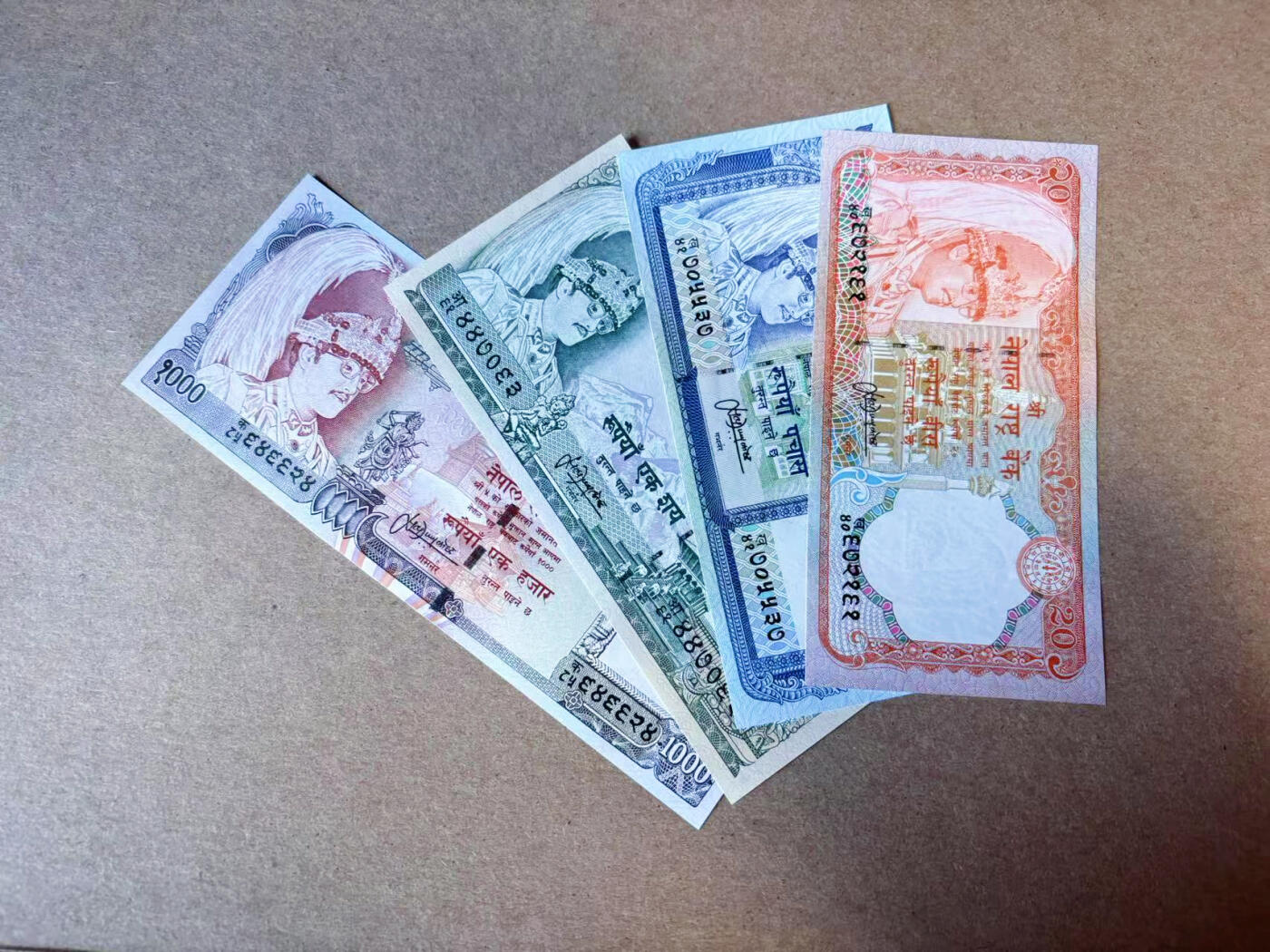 【Blue Auction】✨世界纸币精拍第618期【精】 【一组4张】尼泊尔 1981年20-1000卢比 UNC/UNC-