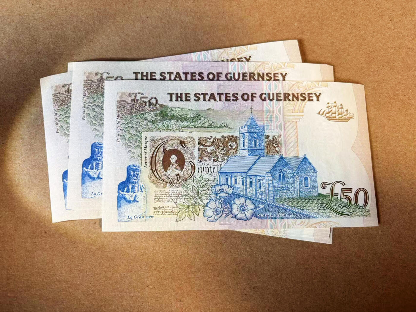 【Blue Auction】✨世界纸币精拍第618期【精】   【一组30张连号】根西 50镑 女王 设计精美 全新UNC