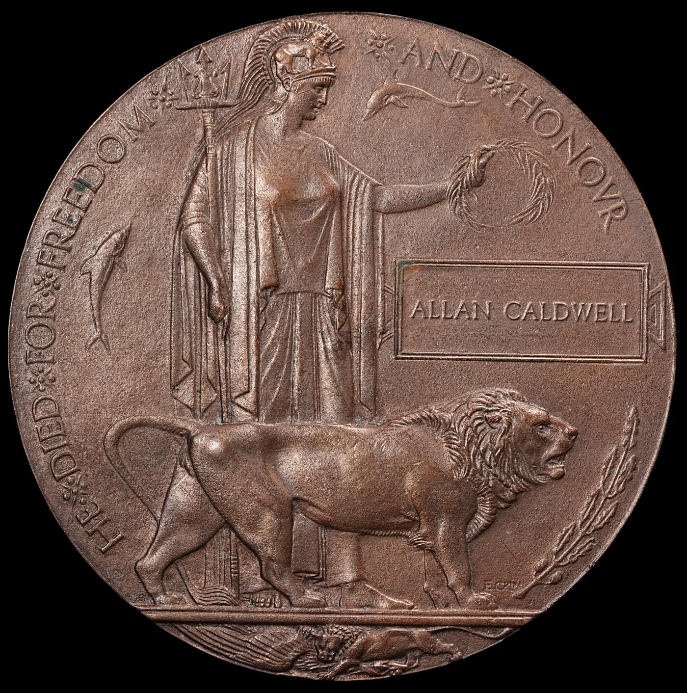 修遠堂世界钱币第五十七期 一战英国颁发给新西兰远征军阵亡士兵 Allan Caldwell 纪念大铜章 带原始包装 有墓地照片和证书以及白金汉宫颁发的哀悼信 章直径120mm，355g