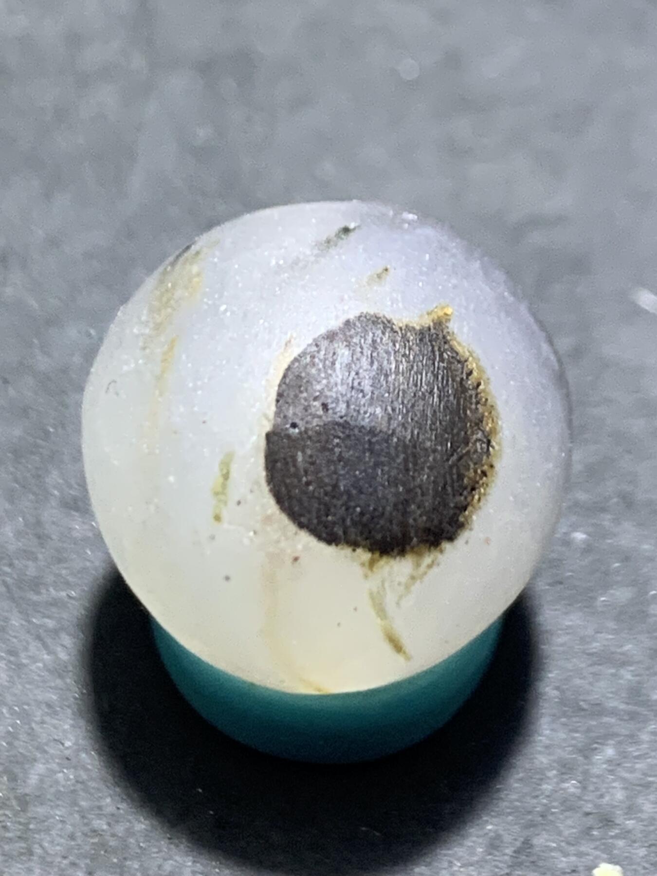 精美亚光高玉化冻料战国红玛瑙天眼纹随形圆珠一个