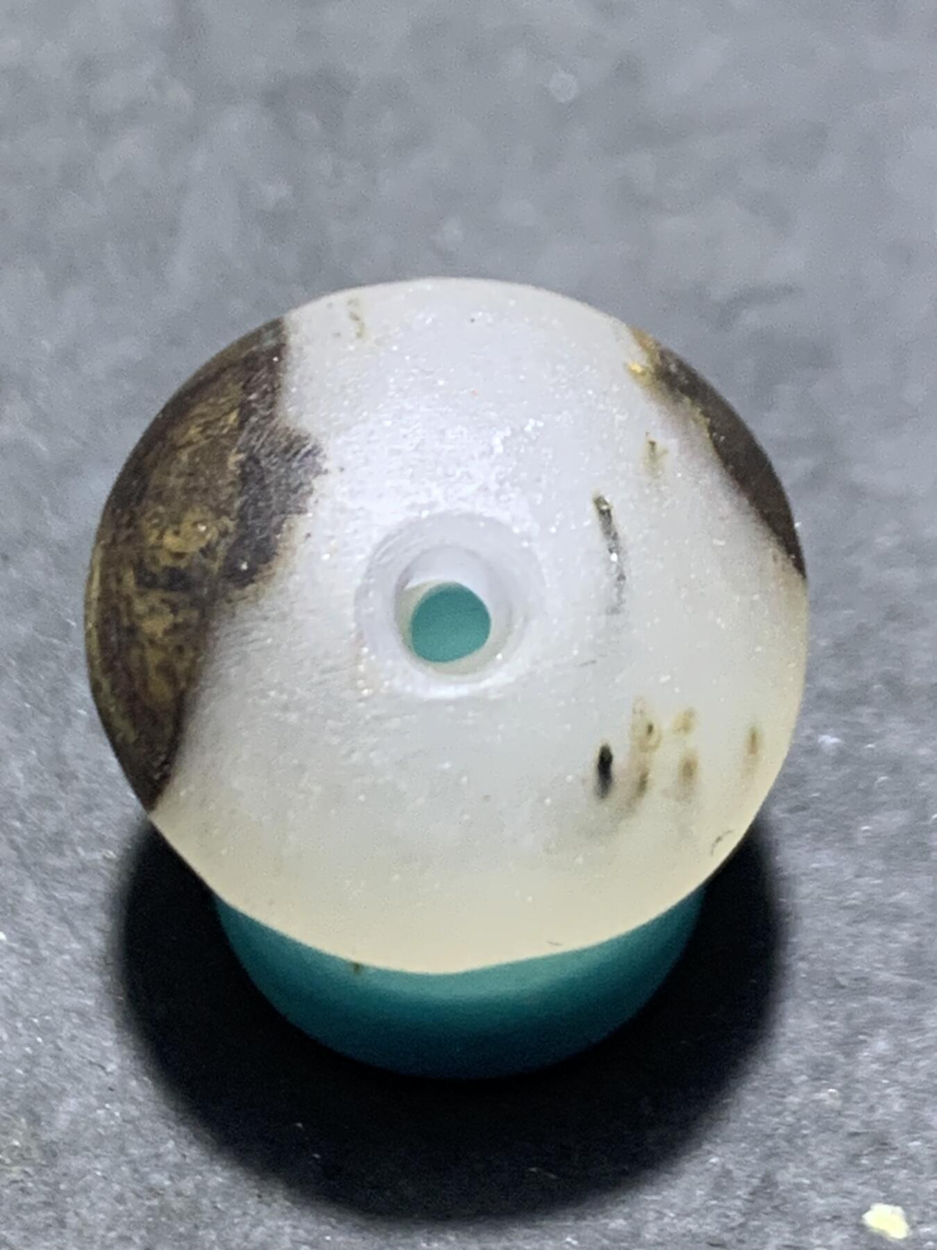 精美亚光高玉化冻料战国红玛瑙天眼纹随形圆珠一个