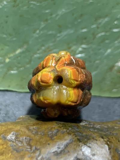 精美亚光战国红玛瑙手工雕刻一心向佛随形珠（背云）一颗 精美亚光战国红玛瑙手工雕刻一心向佛随形珠（背云）一颗