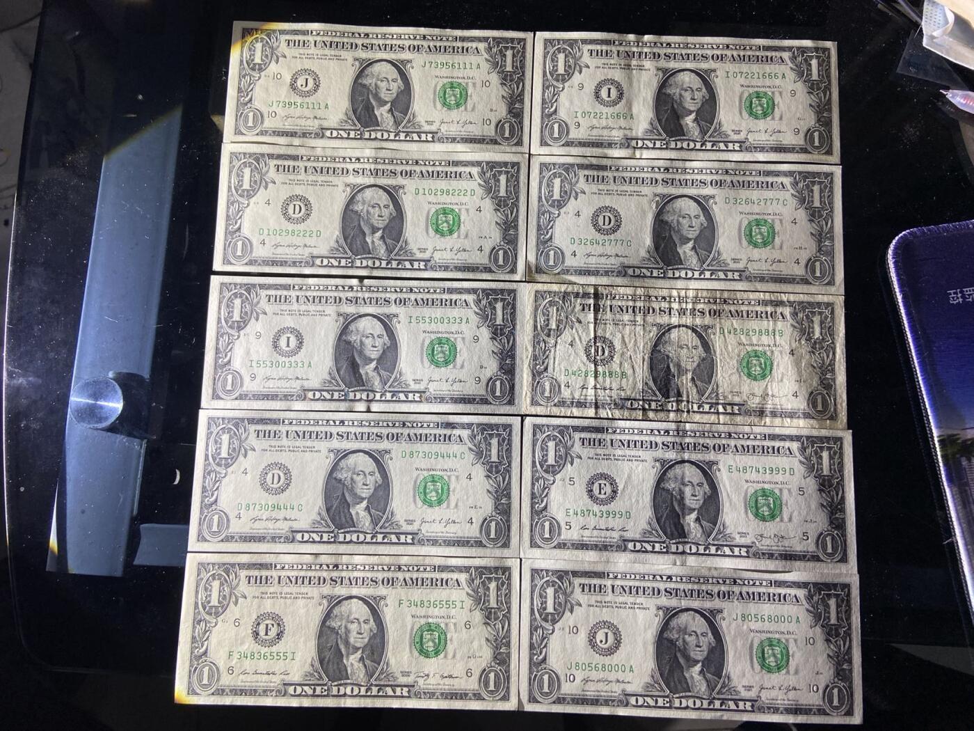 【炜奕收藏】，第二十五期，年后第一期 美国1美元111-000豹子号，品相不一