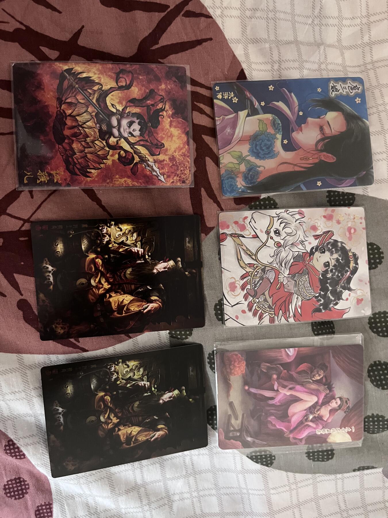 阳大大卡牌超级大甩拍第39期（周五晚上八点截拍，持续收拍品，进群福利早知道） 扈三娘手绘特卡2张 百里青流水浒扈三娘特卡1张 张建东红孩儿粗闪1张 张墨一纣王彩闪普卡2张 共6张