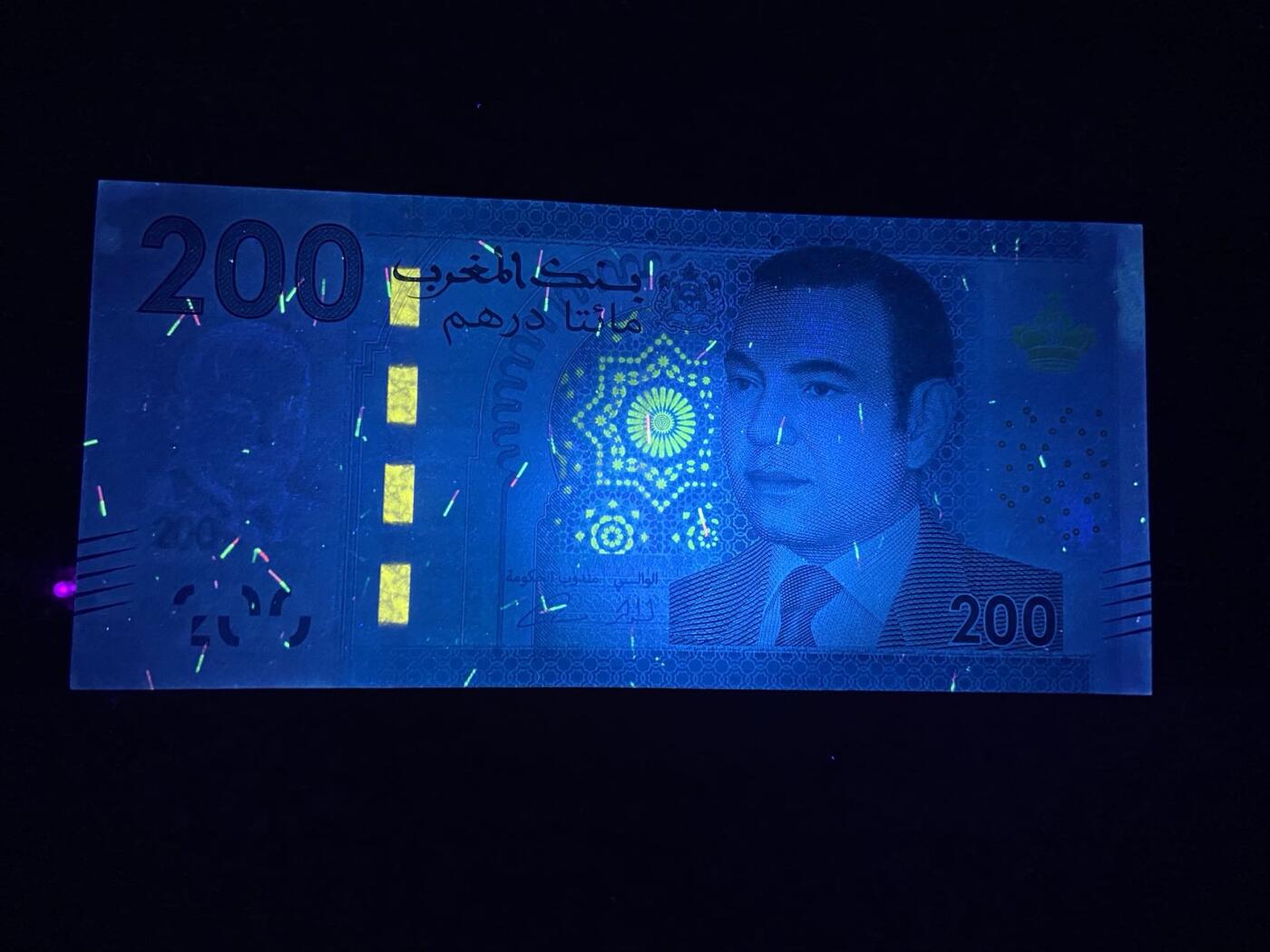 【炜奕收藏】，第二十五期，年后第一期 2012年摩纳哥200迪拉姆，UNC-品相，有轻微角折