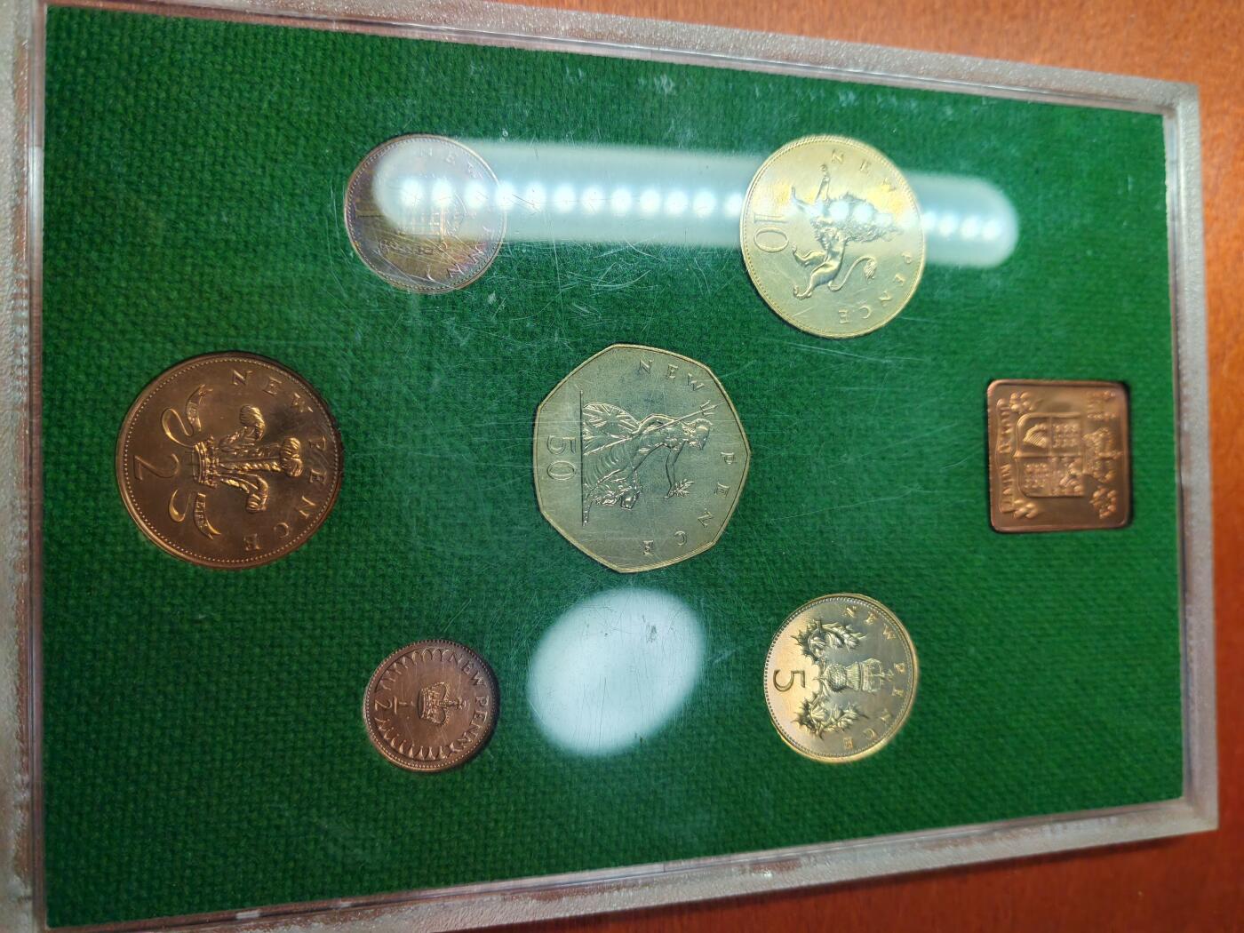 长老汇蛇年精选第四场拍卖 1975英国6枚套，无外纸