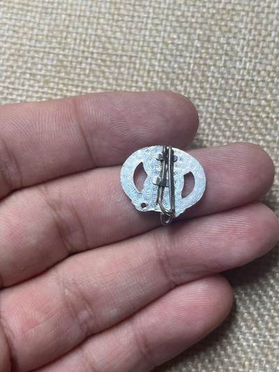 古冰库章牌勋赏收藏0起拍卖 东德银级体育章