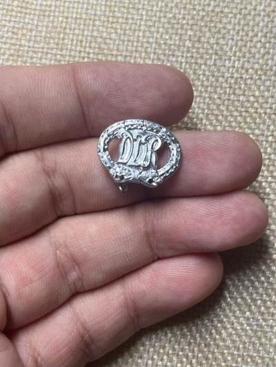 古冰库章牌勋赏收藏0起拍卖 东德银级体育章