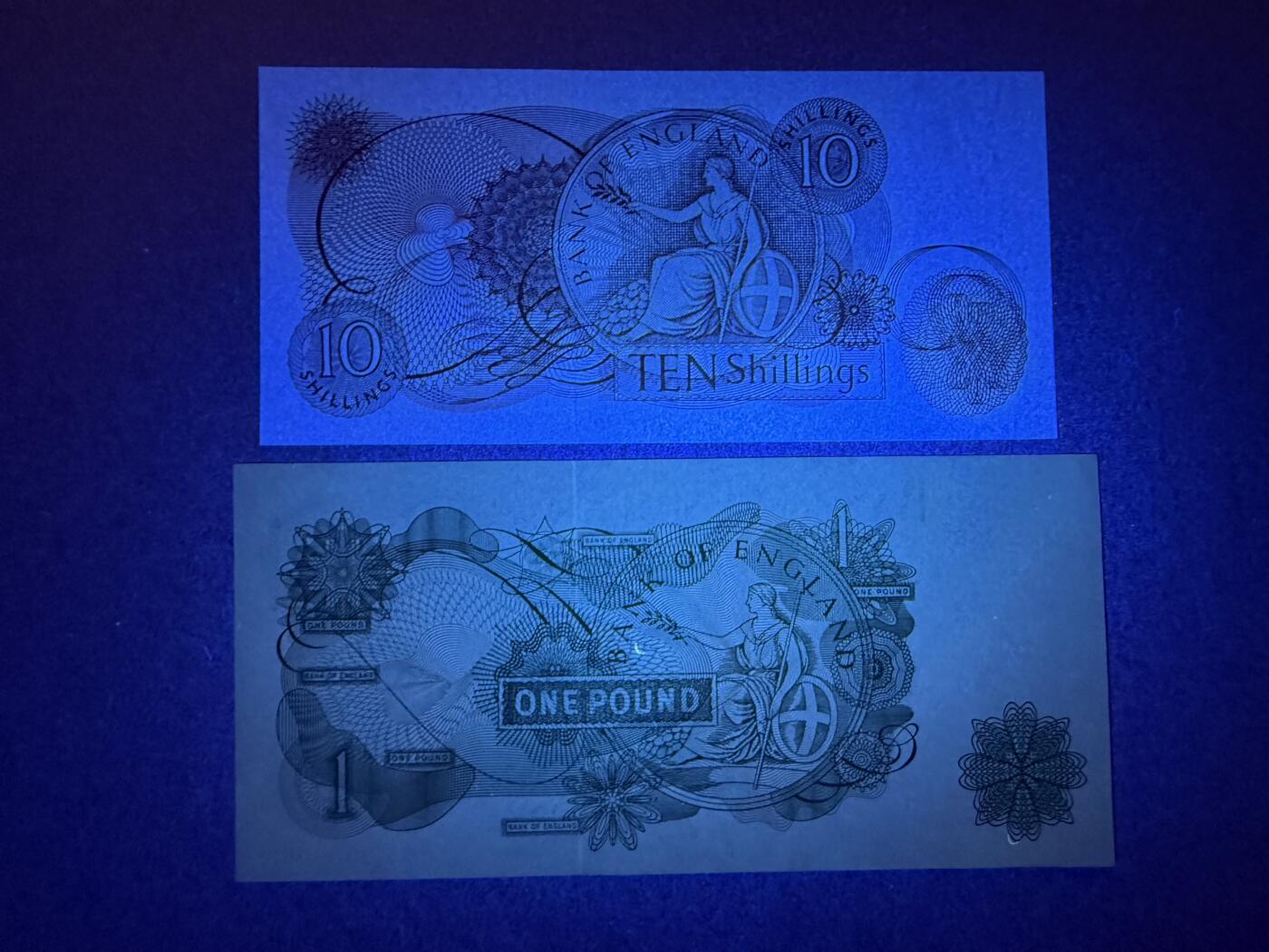 《艾美收藏》(原张总收藏)第187期-外币百拍 英格兰10先令、1镑2张 UNC C序列