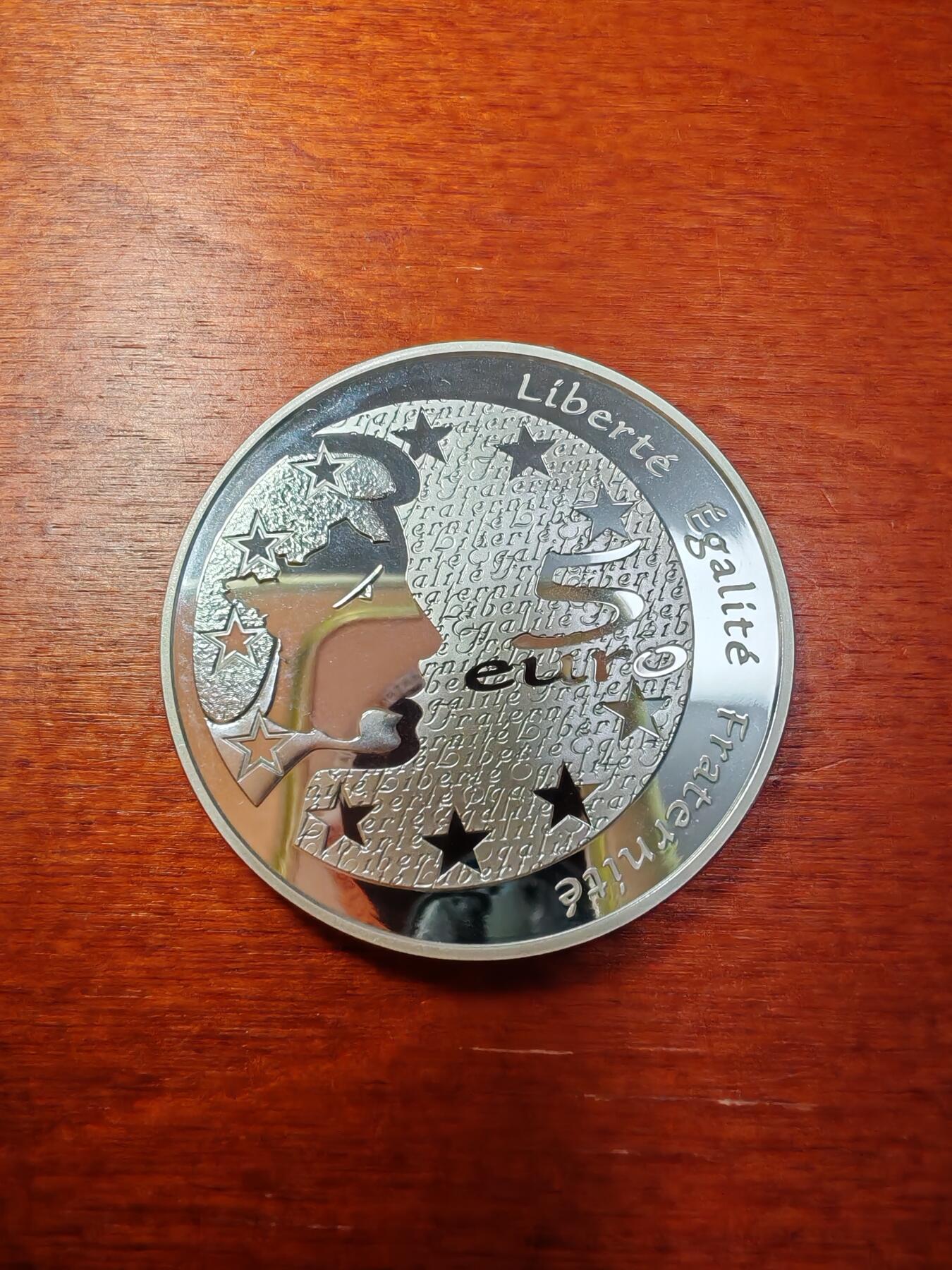 长老汇蛇年精选第四场拍卖 2004法国播种者5欧元精制金银币，含金子2.7克750金，约纯金2克多，3000枚，盒证全，金银料钱1500多元