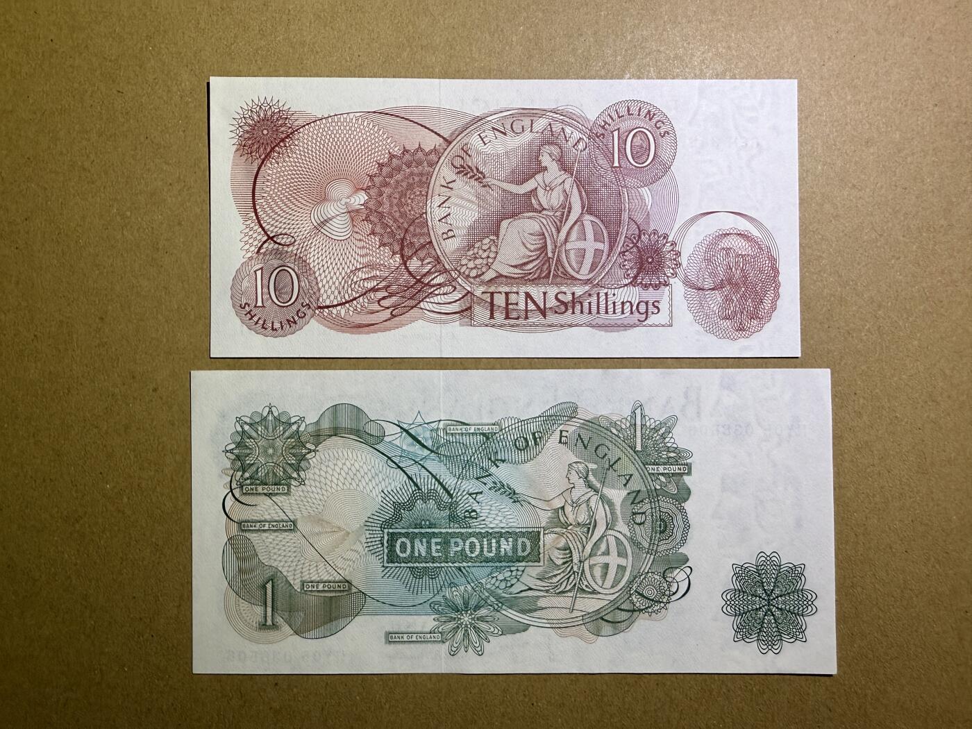 《艾美收藏》(原张总收藏)第187期-外币百拍 英格兰10先令、1镑2张 UNC C序列