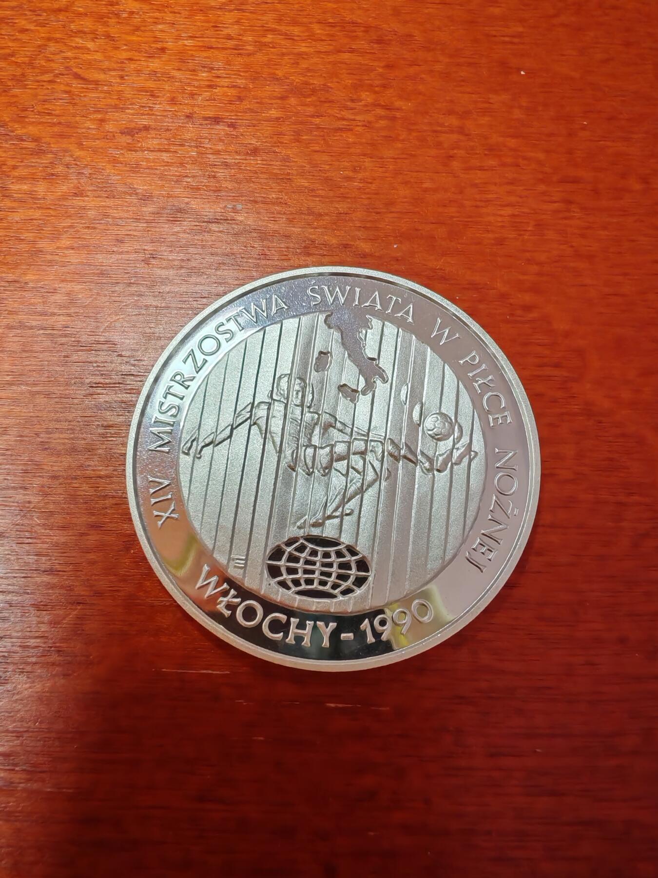 长老汇蛇年精选第四场拍卖 1989波兰世界杯倒钩2万兹罗提精制银币，2.5万枚，克书45美金