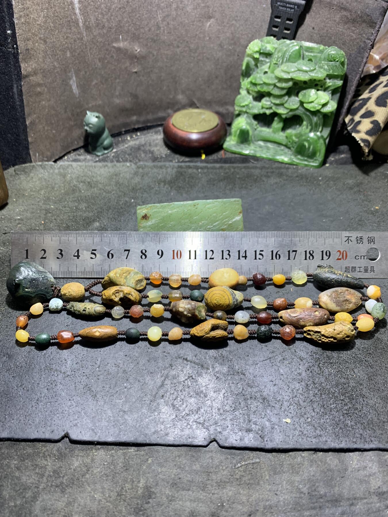 放福利，精美眼石彩珠项链一条，