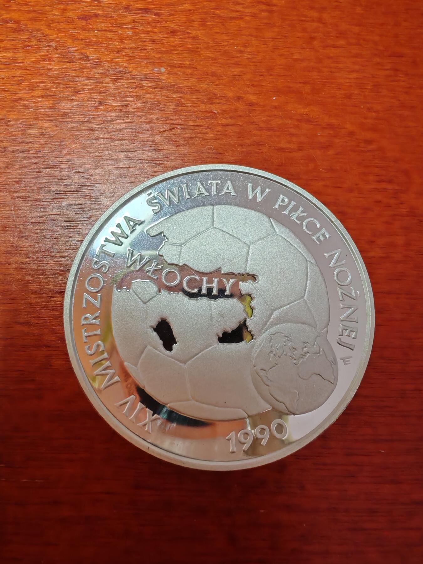 长老汇蛇年精选第四场拍卖 1989波兰世界杯意大利地图2万兹罗提精制银币，2.5万枚，克书45美金