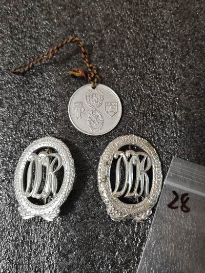 Rimey Holidays韵星假日拍卖第九期 东德专场（本场为限时拍卖）-- Rimey Holidays Auction 9 DDR Special - 民主德国体能证章2x银（正常尺寸）+青年团、先锋队、人民军、DTSB大联盟联赛银级体能奖章
