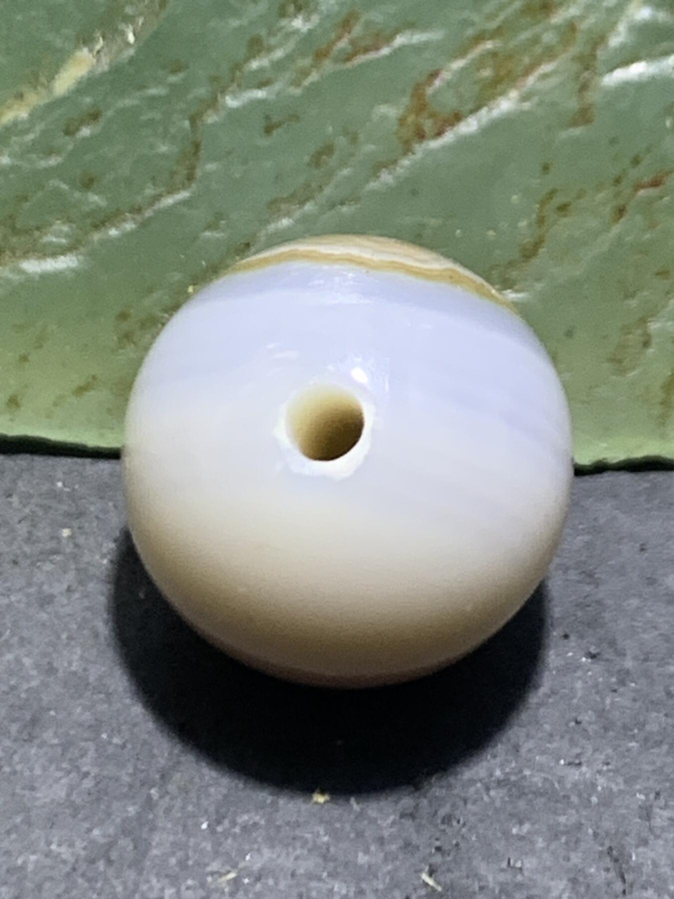 天然绿草玛瑙通货天眼小圆珠一颗，