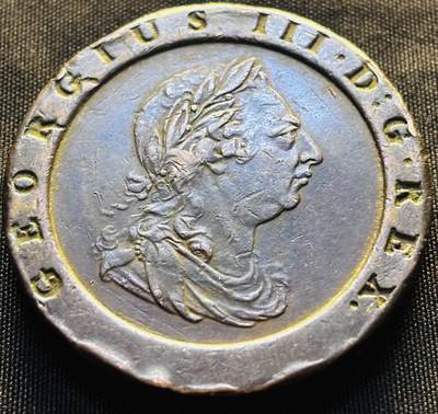 文馨钱币收藏第 223 场。沙俄，英系各国古铜币场 - 少见美品 1797 年英国乔治三世车轮 2 便士大铜币，图案精美，除边道小磕碰别无瑕疵，这品相对得起这个历史价值，年代久远，市场流通原包浆原汁原味
