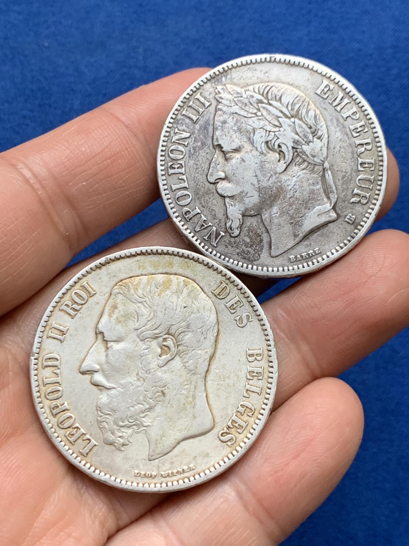 《竞宝斋》第353场 周日，周一，周二 3场连拍 （全场包邮） 两枚一组 法国1868拿破仑三世5法郎银币+比利时1871利奥波德5法郎银币 原味流通币 细节见图