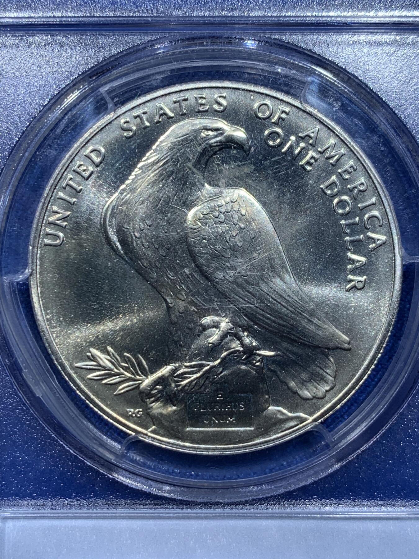 《竞宝斋》第354场 周日，周一，周二 3场连拍 （全场包邮） PCGS MS69 美国1984年洛杉矶奥运会奥运竞技场/雄鹰1美元纪念银币，币面清爽干净又漂亮，状态极佳。