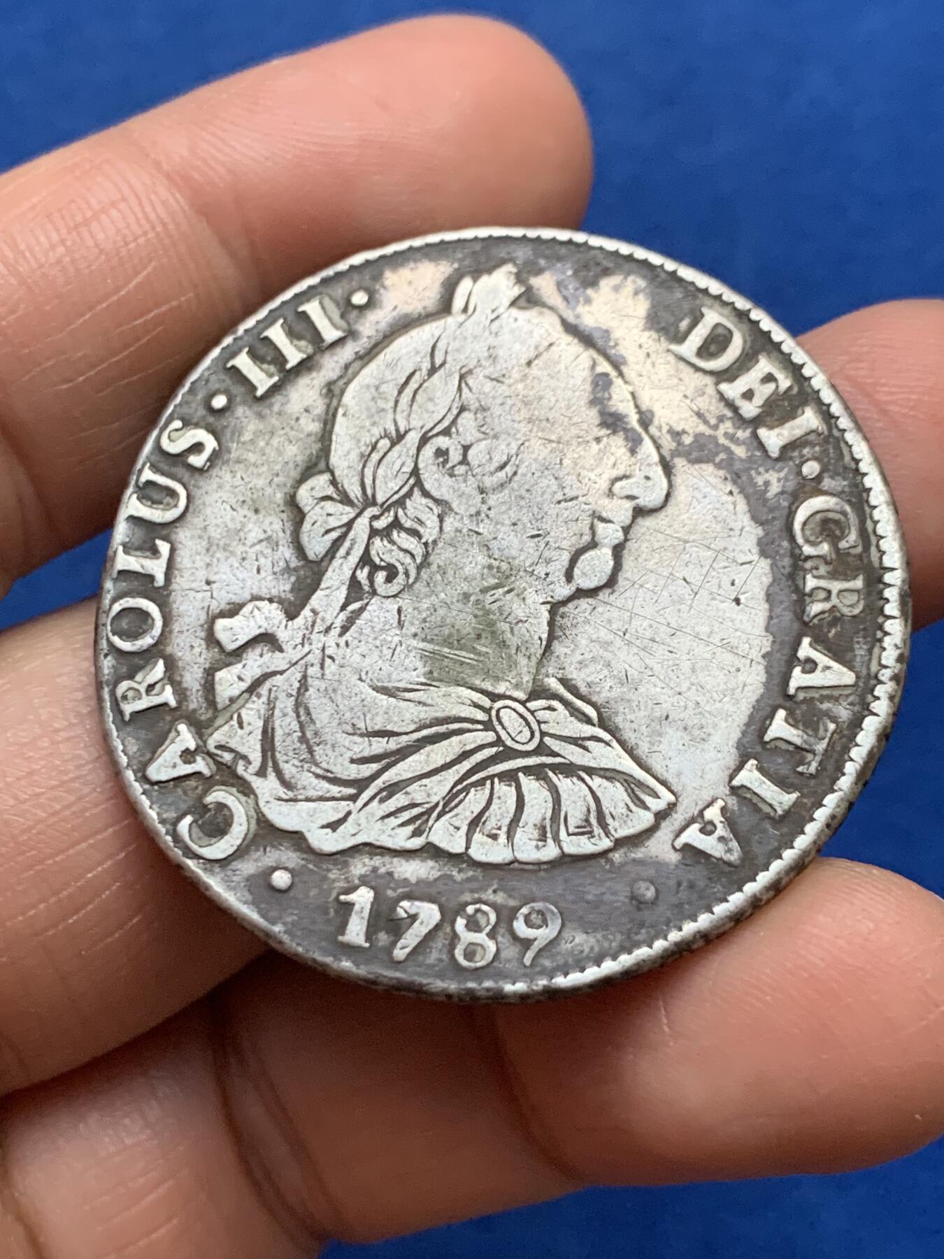 《竞宝斋》第353场 周日，周一，周二 3场连拍 （全场包邮） 玻利维亚卡三1789年双柱大银币 稀少版非过渡1789年波多西卡三 克书价高