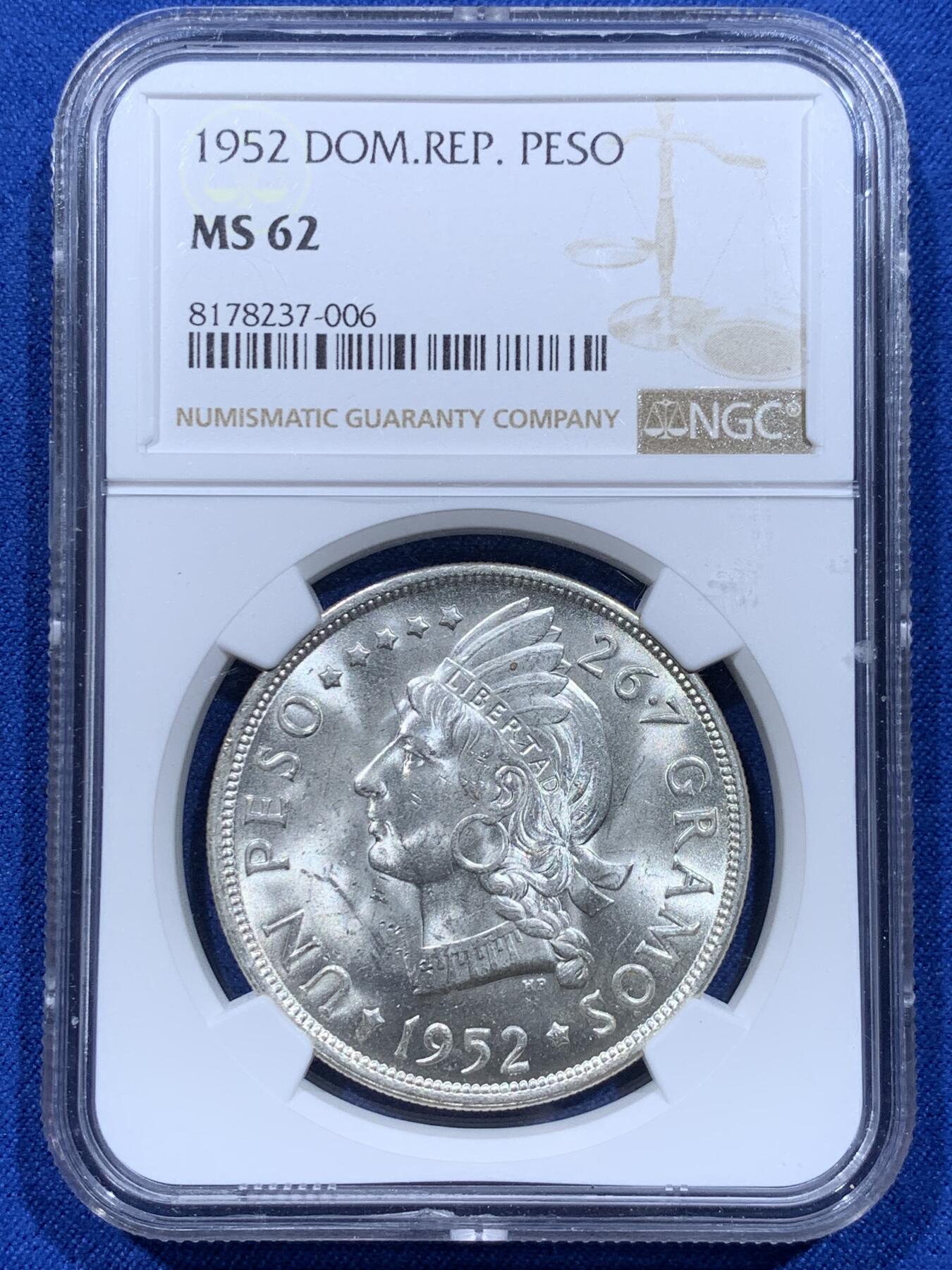 《竞宝斋》第354场 周日，周一，周二 3场连拍 （全场包邮） NGC MS62 多米尼加共和国1952年女神1比索纪念银币，1939-1952年共发行35001枚。美洲版自由女神，流通版币最后一年。
