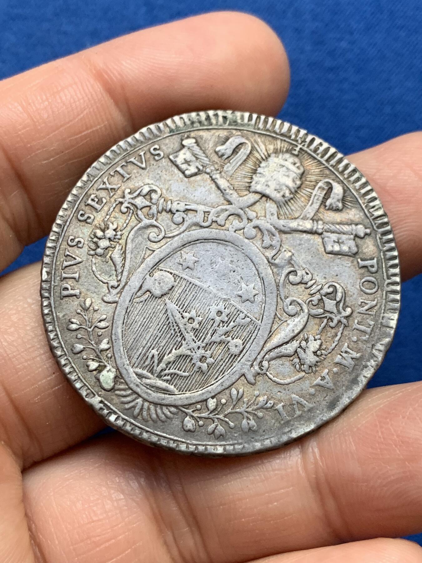 《竞宝斋》第353场 周日，周一，周二 3场连拍 （全场包邮） 意大利教皇国1780年教皇庇护六世scudo大银币 细节见图