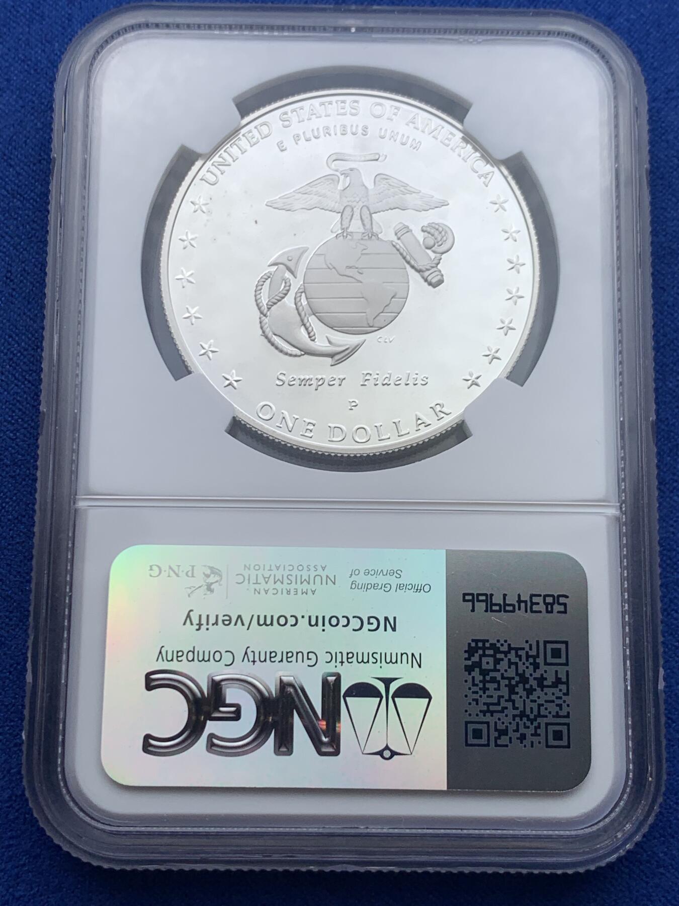 《竞宝斋》第353场 周日，周一，周二 3场连拍 （全场包邮） NGC PF67UC 美国2005年海军陆战队成立230周年精制纪念银币（2007年度克劳斯获奖币之最佳硬币及最佳克朗币）礼盒装