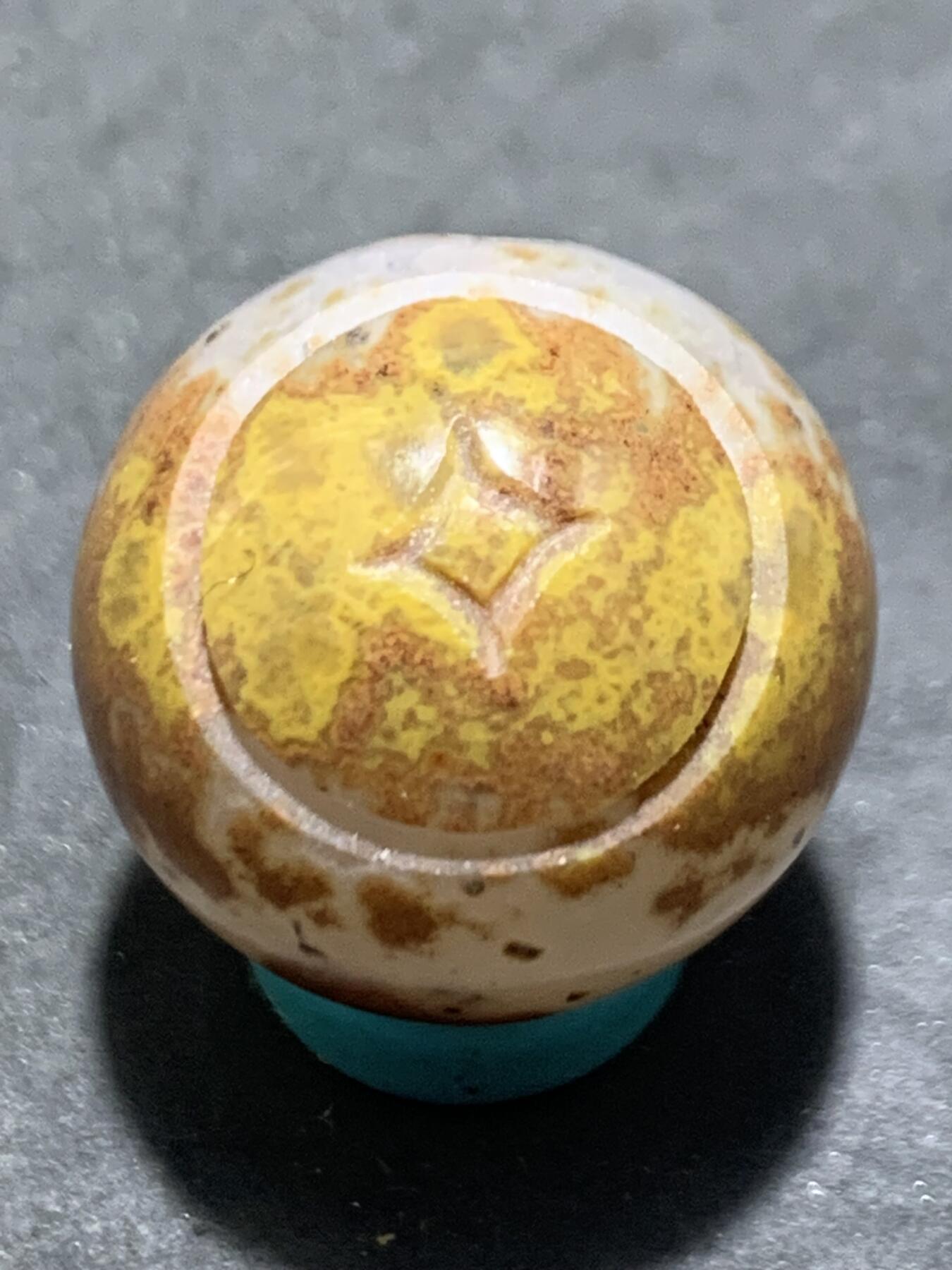 精美冰飘战国红玛瑙手工雕刻钱币珠一颗！，