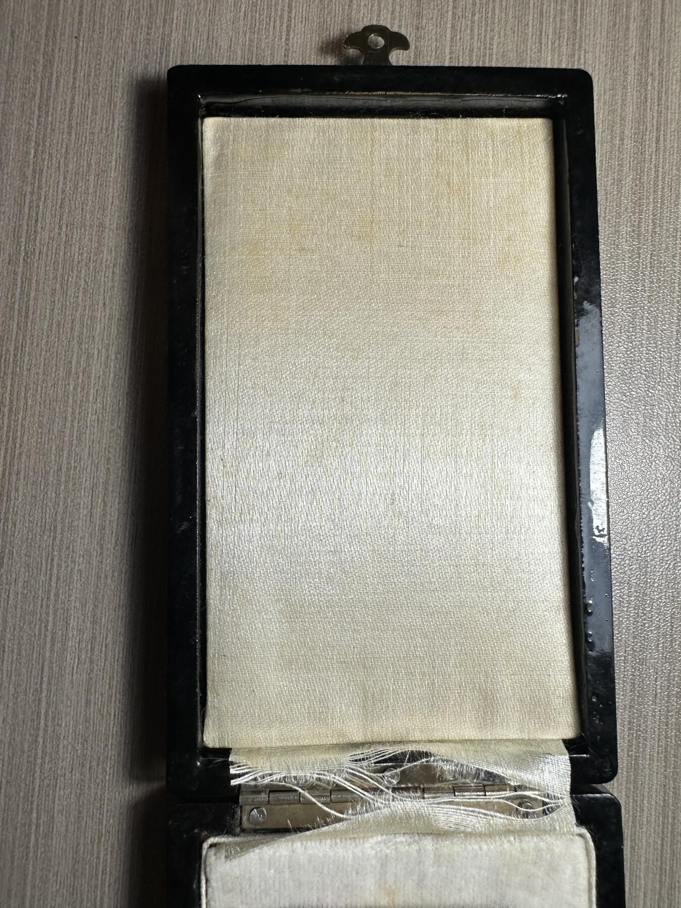 无佣金，世界钱币，章等 大满洲国建国功劳章，章边缘有一处挤压，小瑕疵，盒子95新
