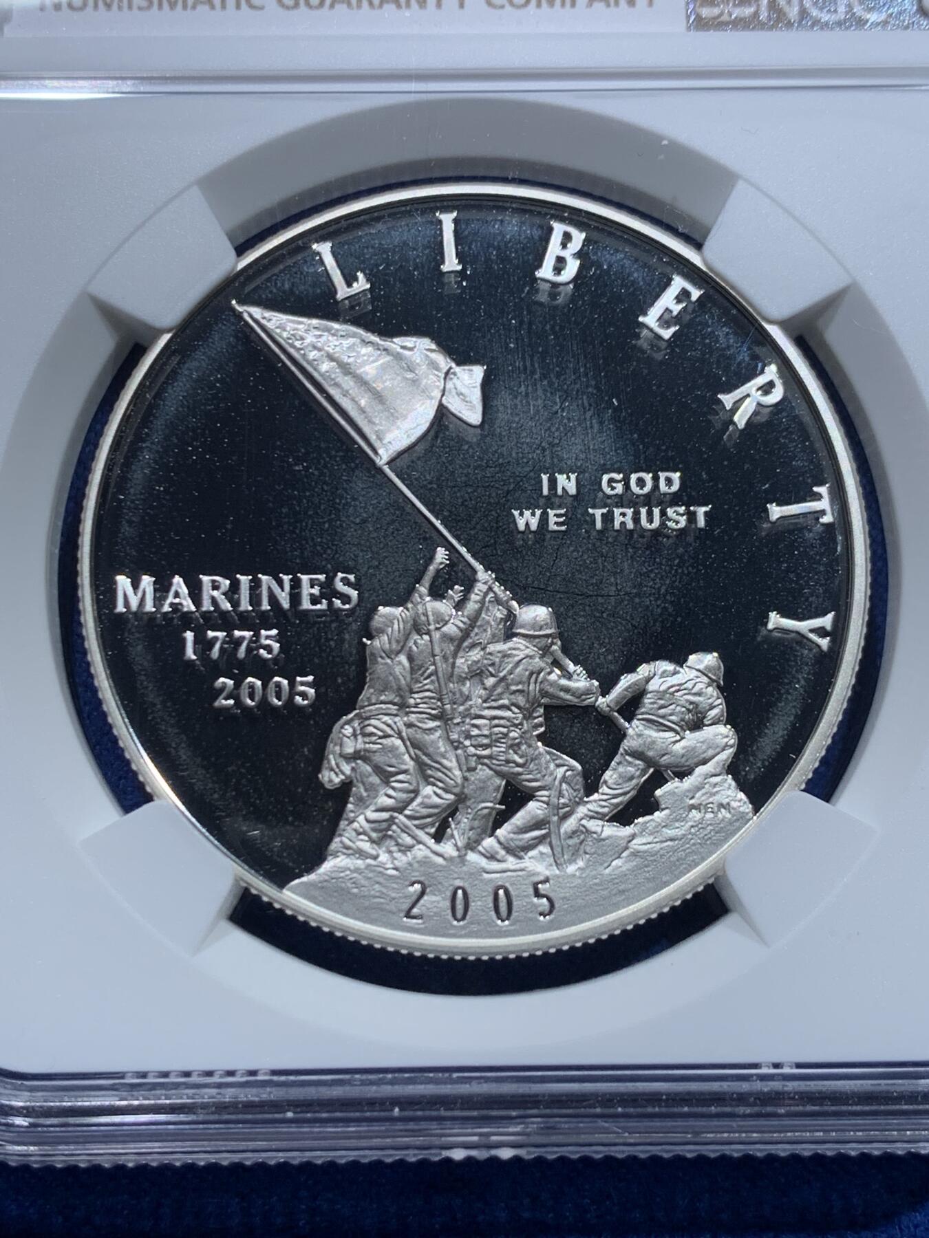 《竞宝斋》第353场 周日，周一，周二 3场连拍 （全场包邮） NGC PF67UC 美国2005年海军陆战队成立230周年精制纪念银币（2007年度克劳斯获奖币之最佳硬币及最佳克朗币）礼盒装