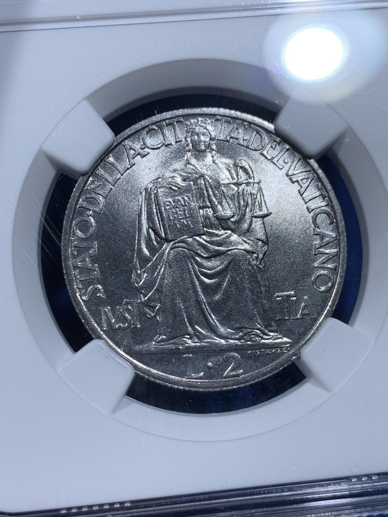 《竞宝斋》第354场 周日，周一，周二 3场连拍 （全场包邮） NGC MS65 梵蒂冈1942年2里拉，此分数适合收藏！