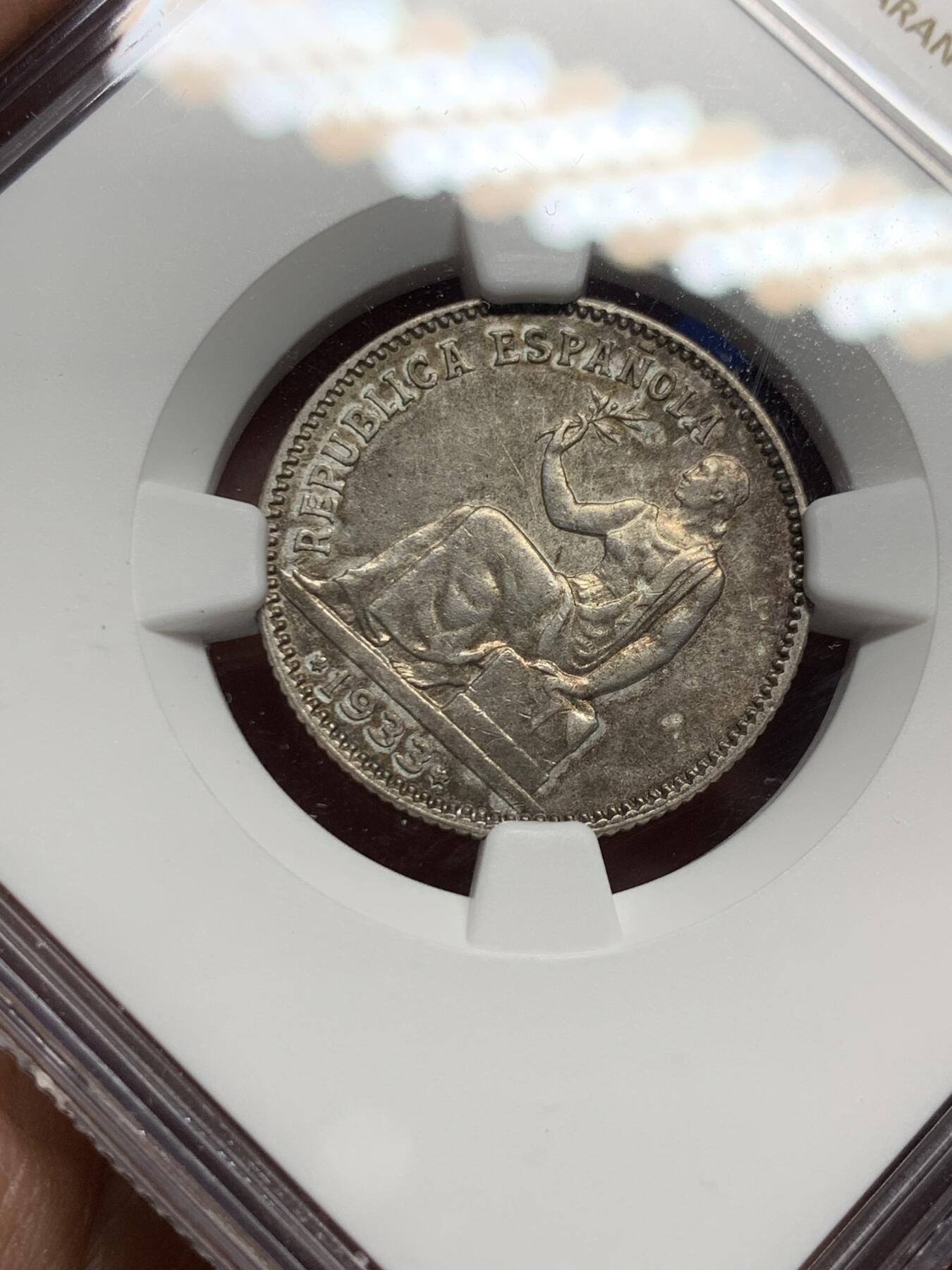 《竞宝斋》第354场 周日，周一，周二 3场连拍 （全场包邮） NGC AU53 西班牙1933年（34）小拿花1比塞塔银币
