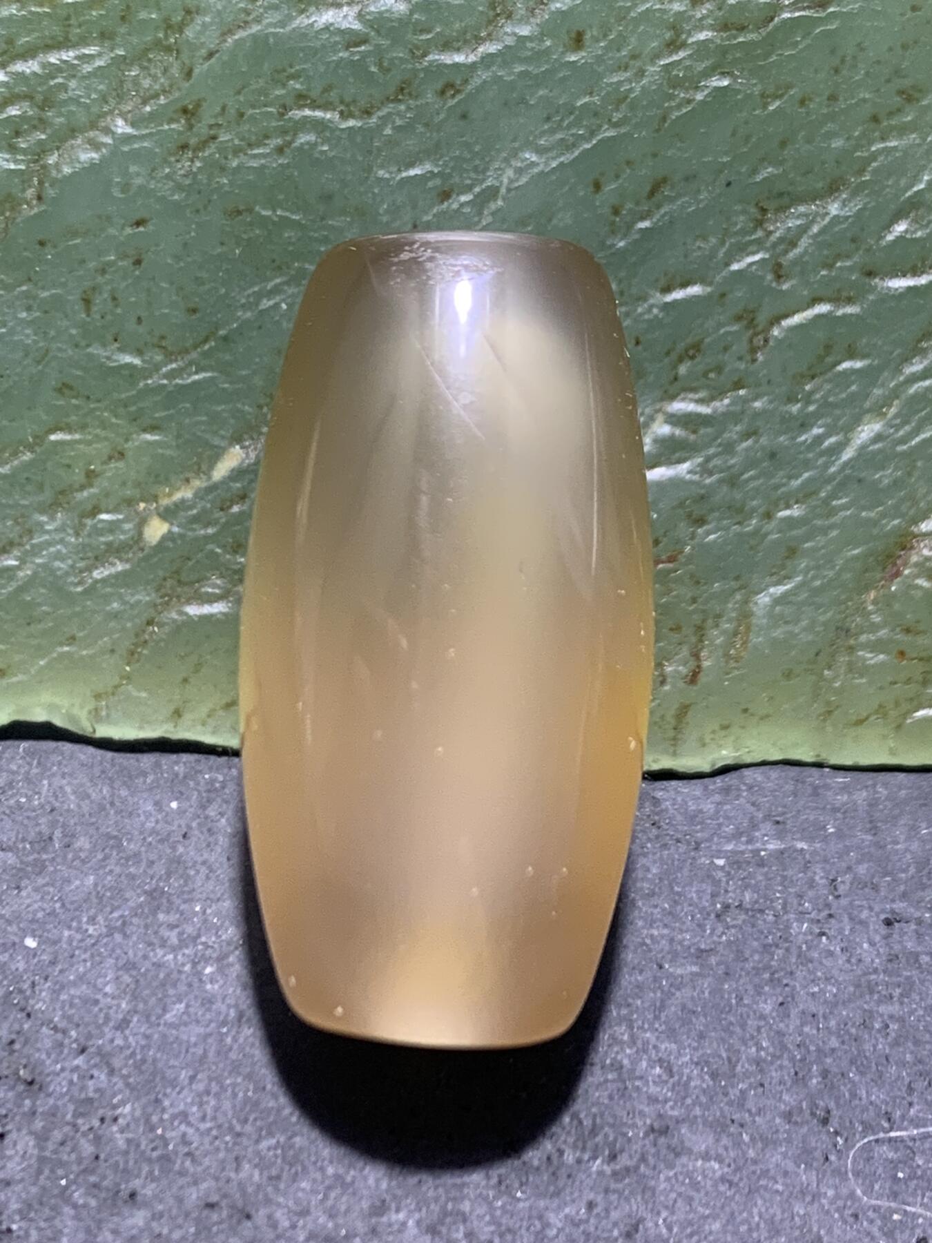 冻料高玉化巴西玛瑙通货桶珠一颗，