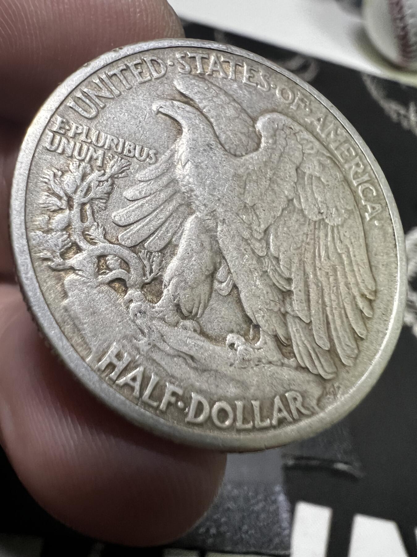 聚福钱庄~世界钱币第一期 新店开业 全场包邮 欢迎参拍 美国1941年行走女神50分银币 细节不错