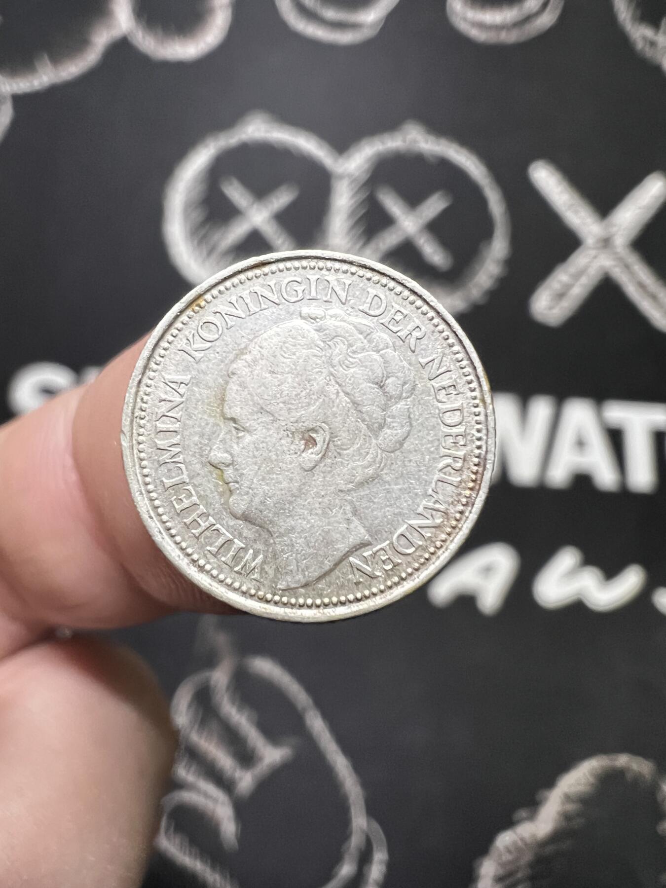 聚福钱庄~世界钱币第一期 新店开业 全场包邮 欢迎参拍 荷兰1935年威廉明娜10分银币