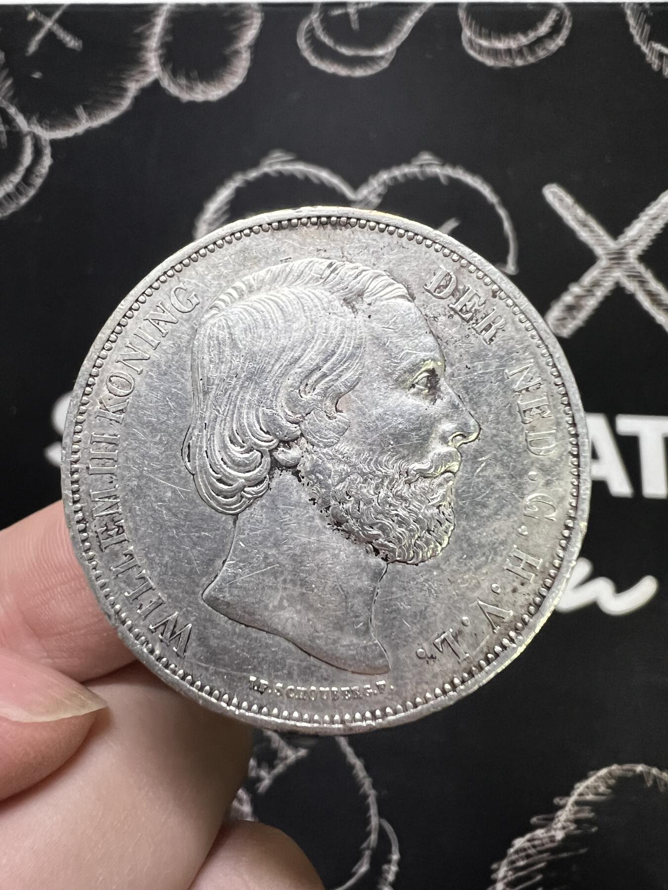 聚福钱庄~世界钱币第一期 新店开业 全场包邮 欢迎参拍 荷兰1874年威廉三世2.5盾大银币 