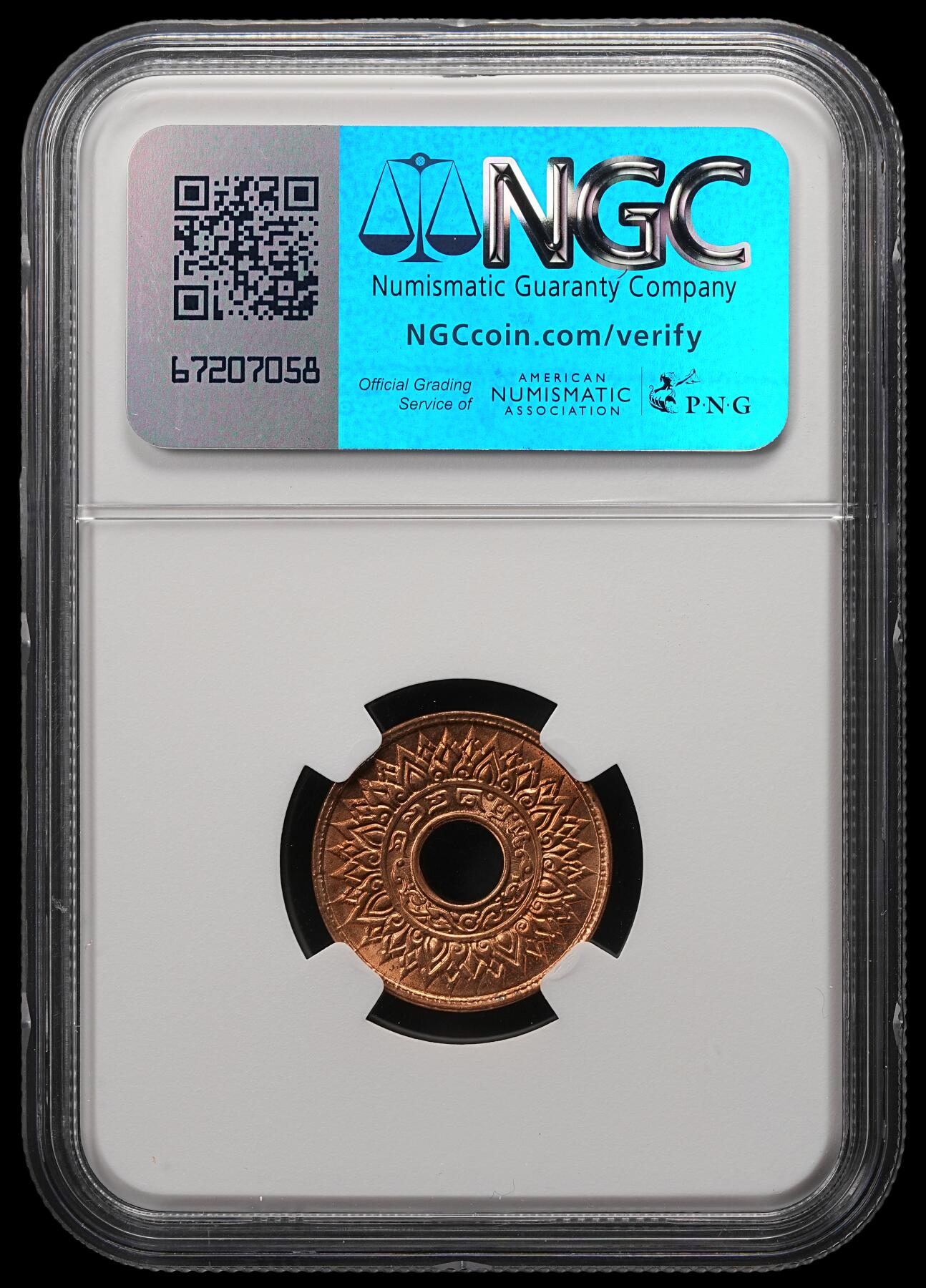 修遠堂世界钱币第五十八期 NGC MS66RB 1941年泰国中孔1萨当铜币
