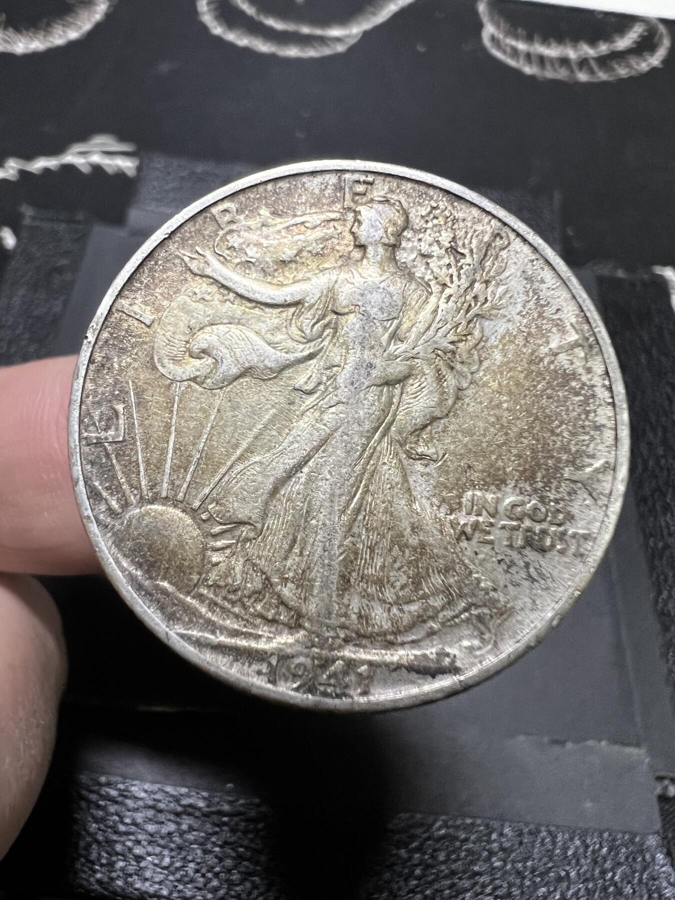 聚福钱庄~世界钱币第一期 新店开业 全场包邮 欢迎参拍 美国1941年行走女神50分银币 好品 淡金色包浆