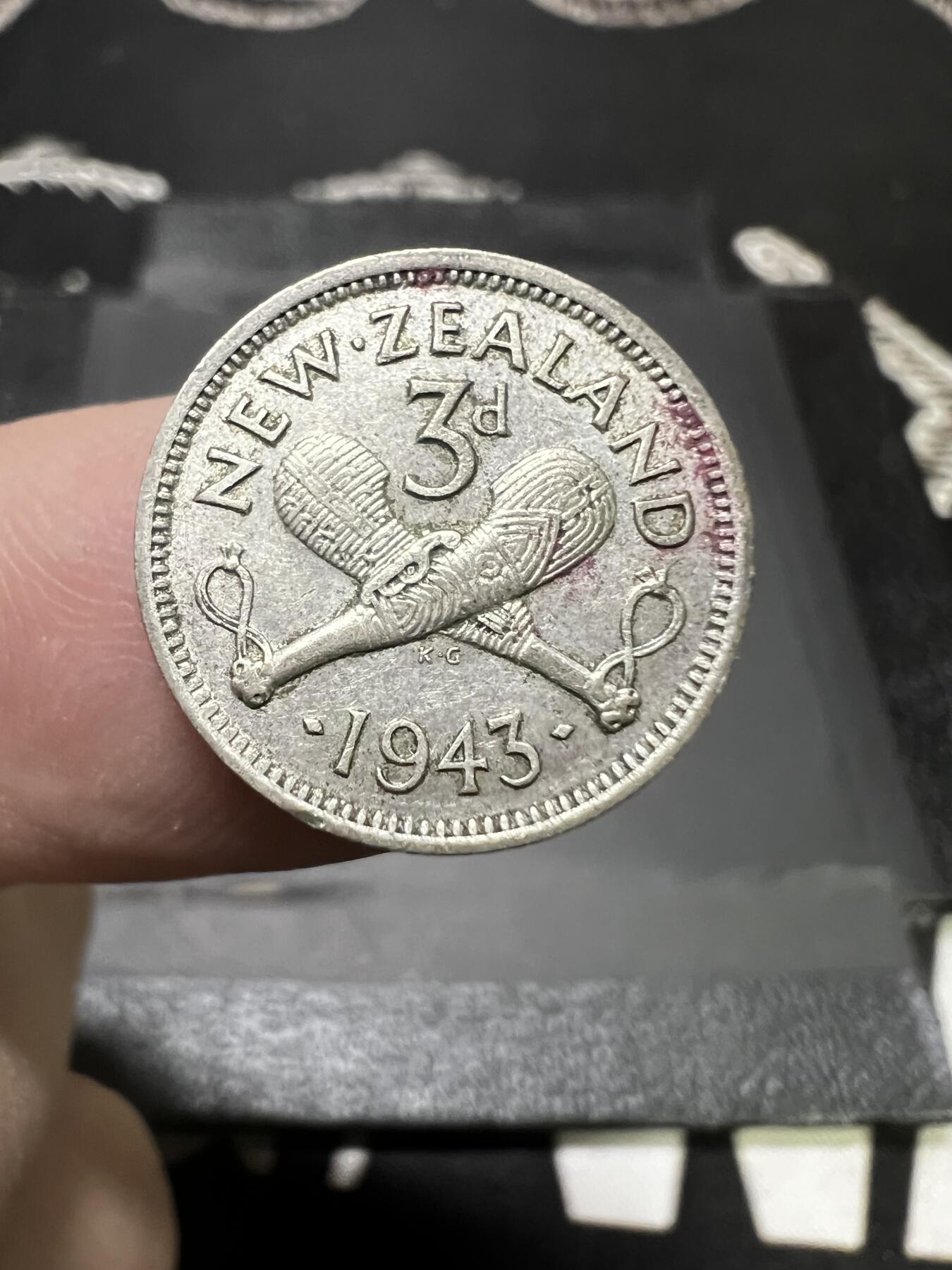 聚福钱庄~世界钱币第一期 新店开业 全场包邮 欢迎参拍 新西兰1943年3便士银币
