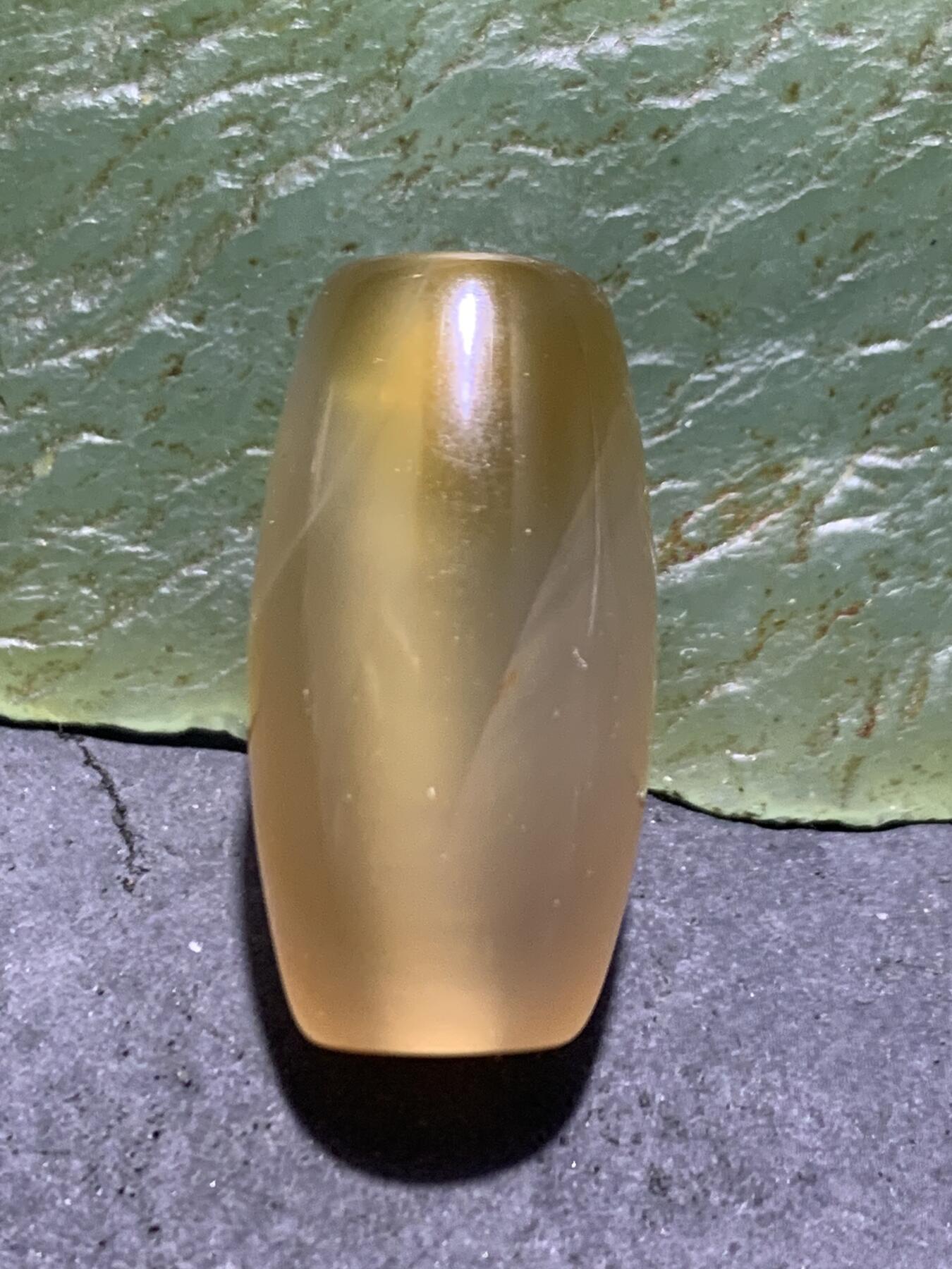 冻料高玉化巴西玛瑙通货桶珠一颗，