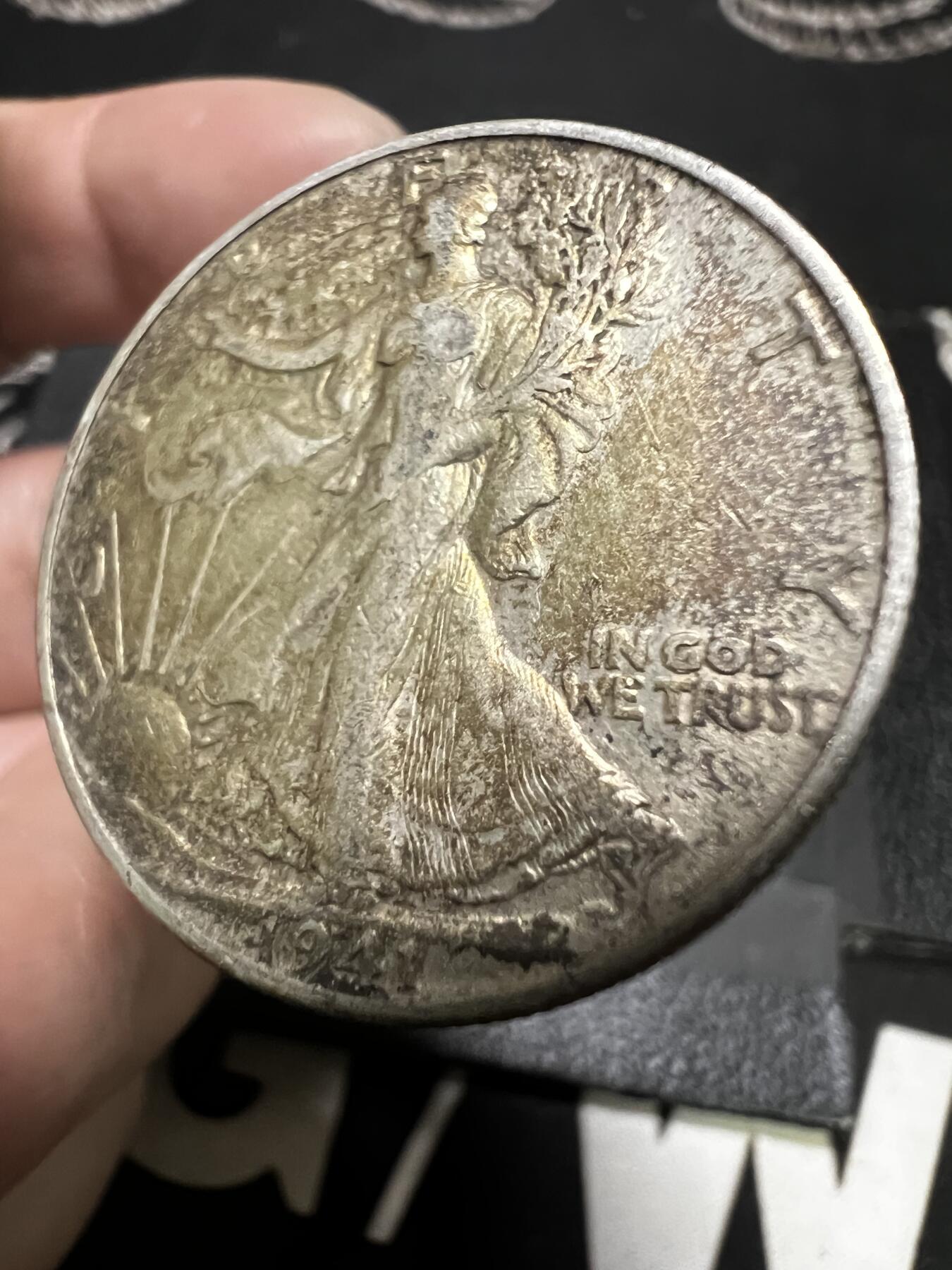聚福钱庄~世界钱币第一期 新店开业 全场包邮 欢迎参拍 美国1941年行走女神50分银币 好品 淡金色包浆
