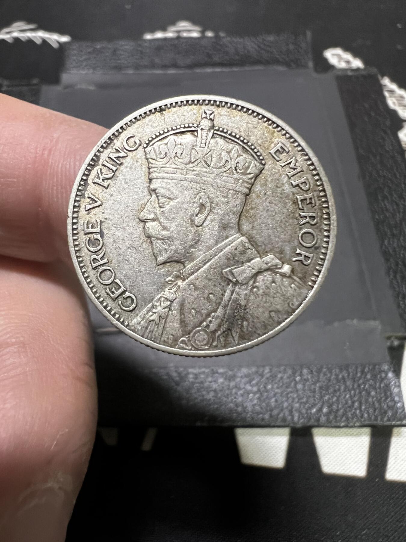 聚福钱庄~世界钱币第一期 新店开业 全场包邮 欢迎参拍 斐济1935年乔治五世1先令银币