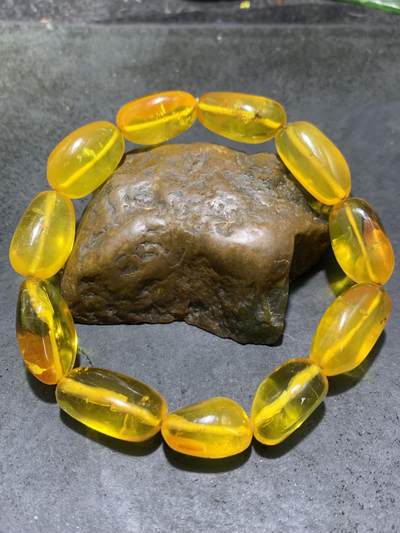 精美天然原矿金珀随形珠手串一条， - 精美天然原矿金珀随形珠手串一条，