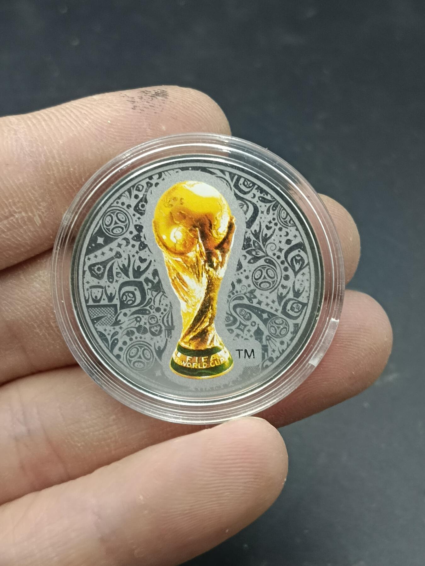 30期拍卖 2018世界杯纪念银章（重1g）